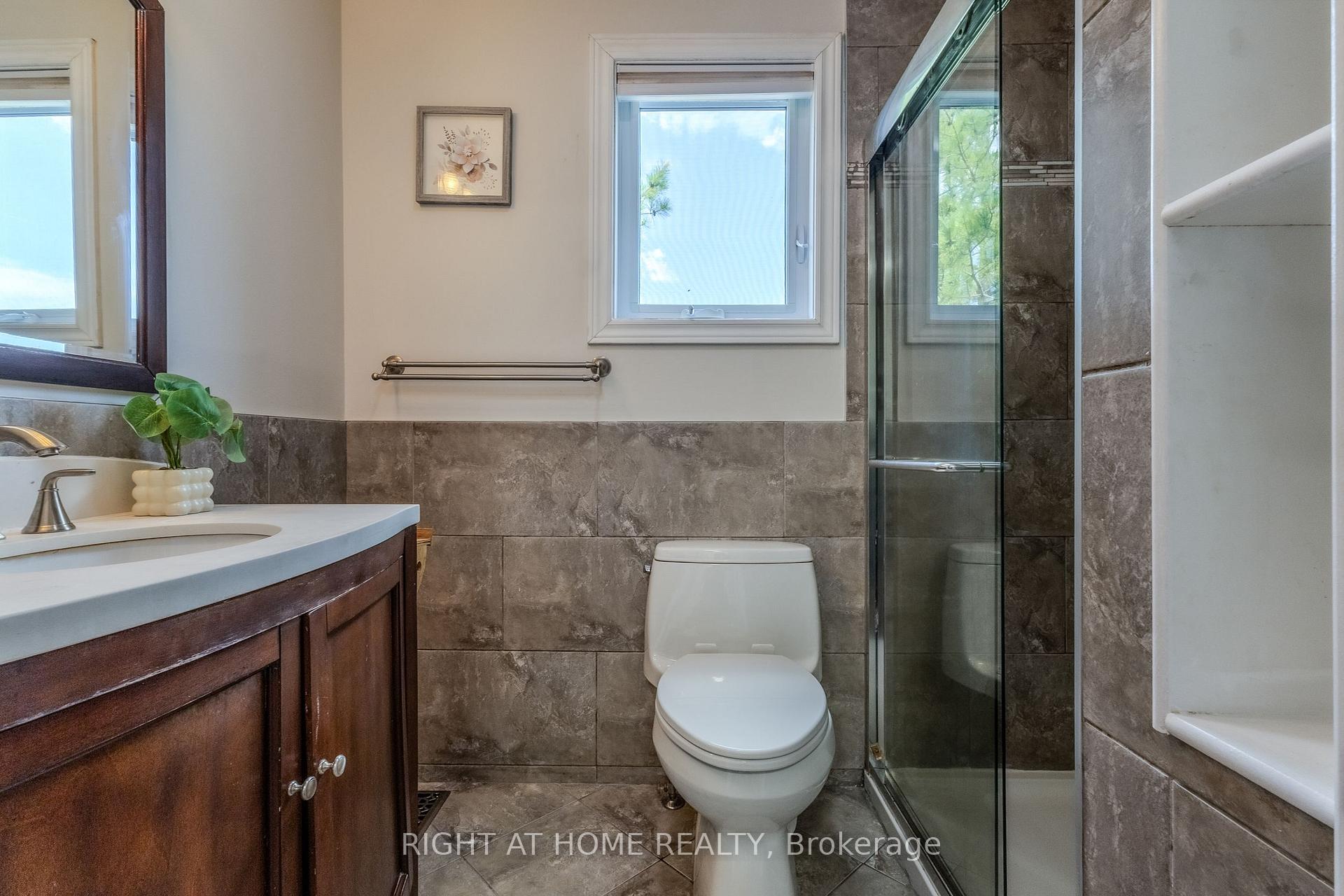 Photo 14 of 161 Pheasant Run Drive, Ottawa, Barrhaven - Pheasant Run — HOMEH