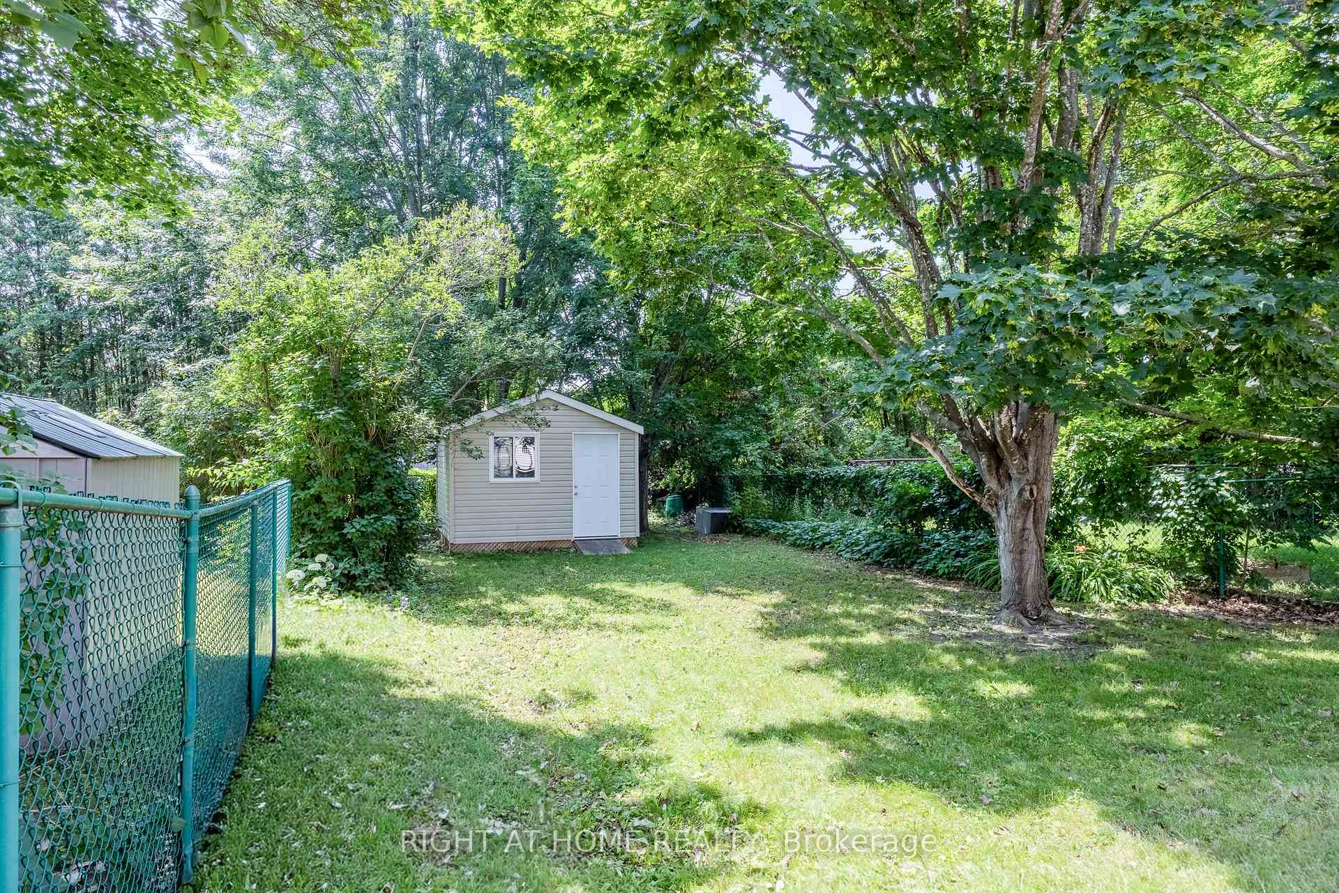 Photo 22 of 161 Pheasant Run Drive, Ottawa, Barrhaven - Pheasant Run — HOMEH