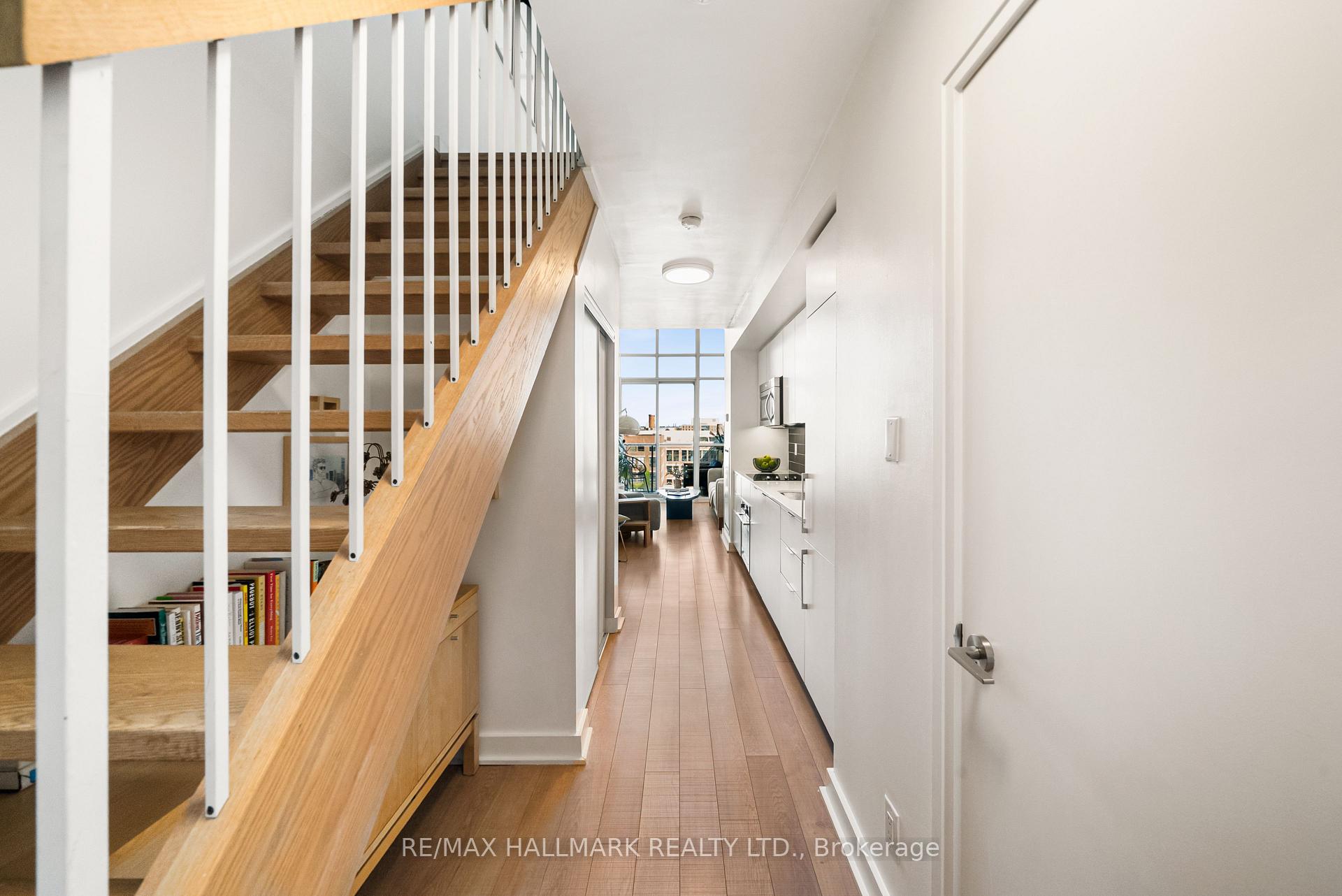 Photo 3 of Unit 617, 5 Hanna Avenue, Toronto, Niagara — HOMEH