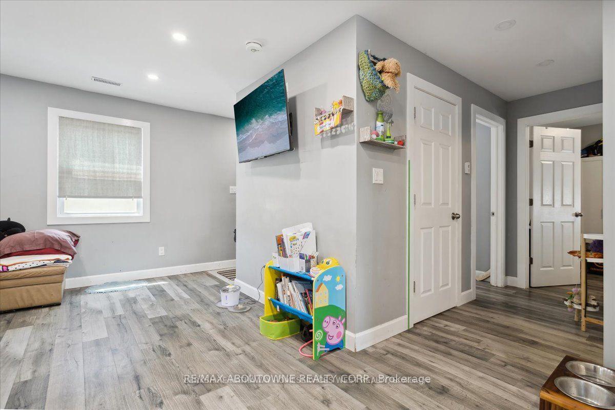 Photo 8 of 61 Dieppe Road, St. Catharines, Facer — HOMEH