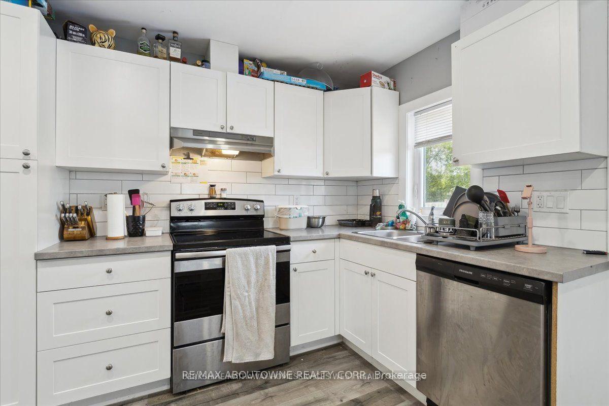 Photo 13 of 61 Dieppe Road, St. Catharines, Facer — HOMEH