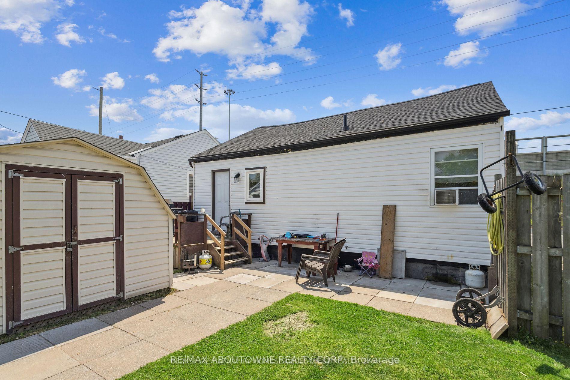 Photo 22 of 61 Dieppe Road, St. Catharines, Facer — HOMEH