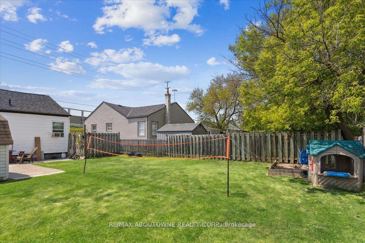 Photo 27 of 61 Dieppe Road, St. Catharines, Facer — HOMEH