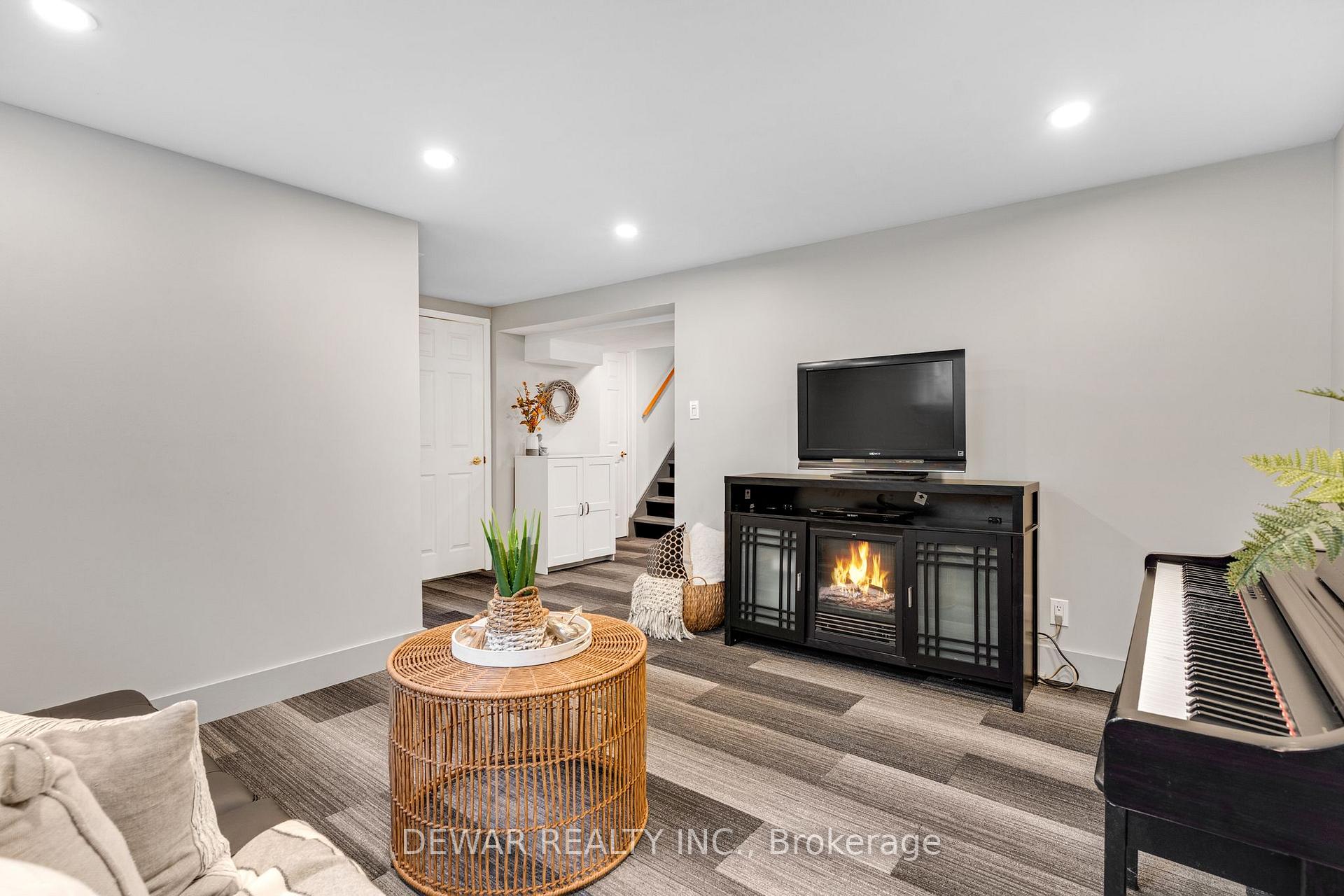 Photo 32 of 18 Bismark Drive, Cambridge, Blair Road — HOMEH