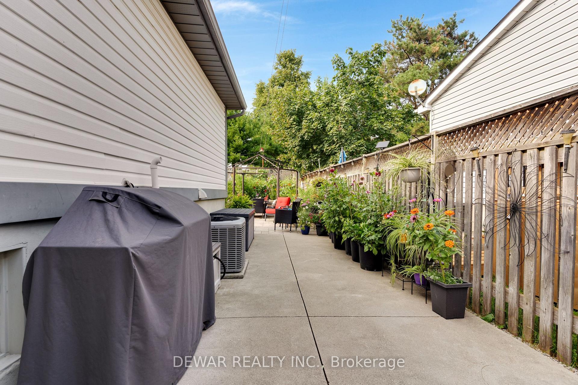 Photo 35 of 18 Bismark Drive, Cambridge, Blair Road — HOMEH