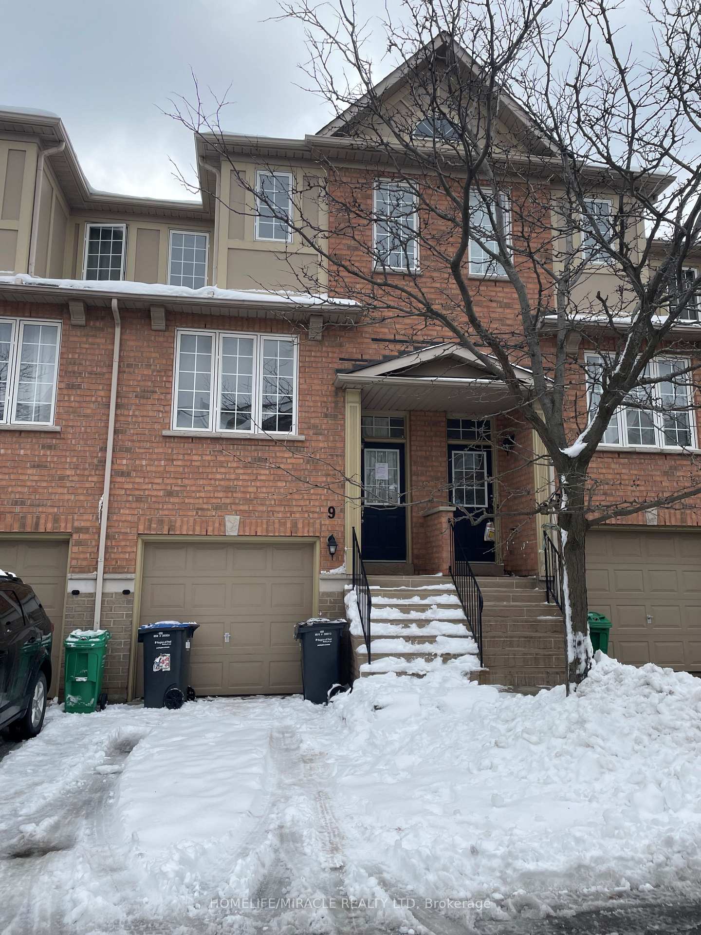 Front of Unit 9, 5055 Heatherleigh Avenue