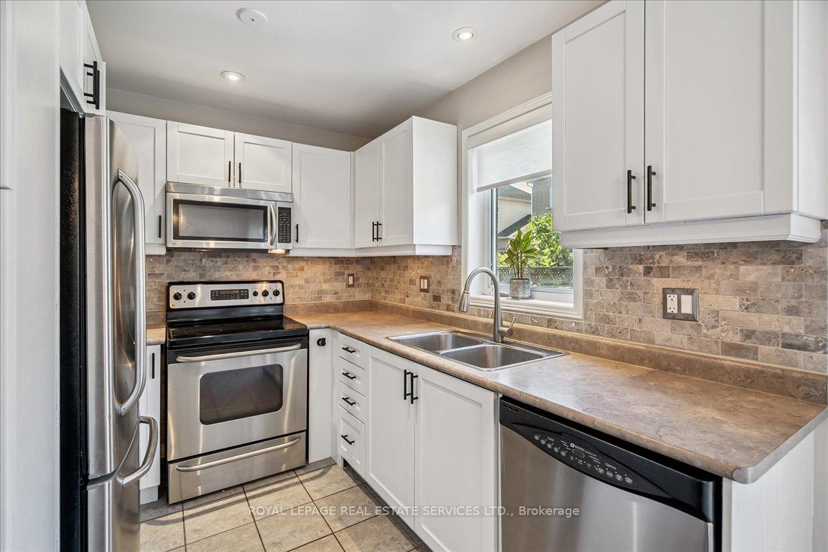 Photo 12 of 2406 Curtis Road, Burlington, Orchard — HOMEH