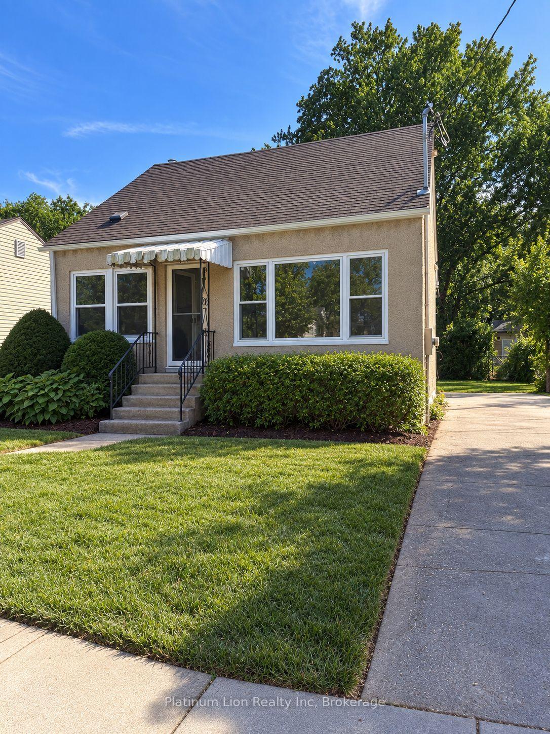 Photo of Unit UPPER, 8 Byron Place