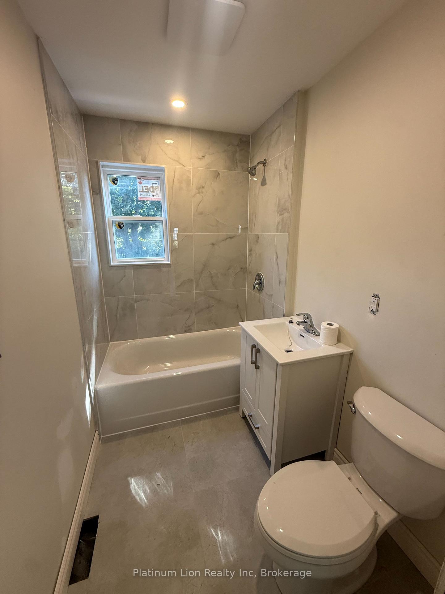 Photo 9 of Unit UPPER, 8 Byron Place, St. Catharines, Haig — HOMEH