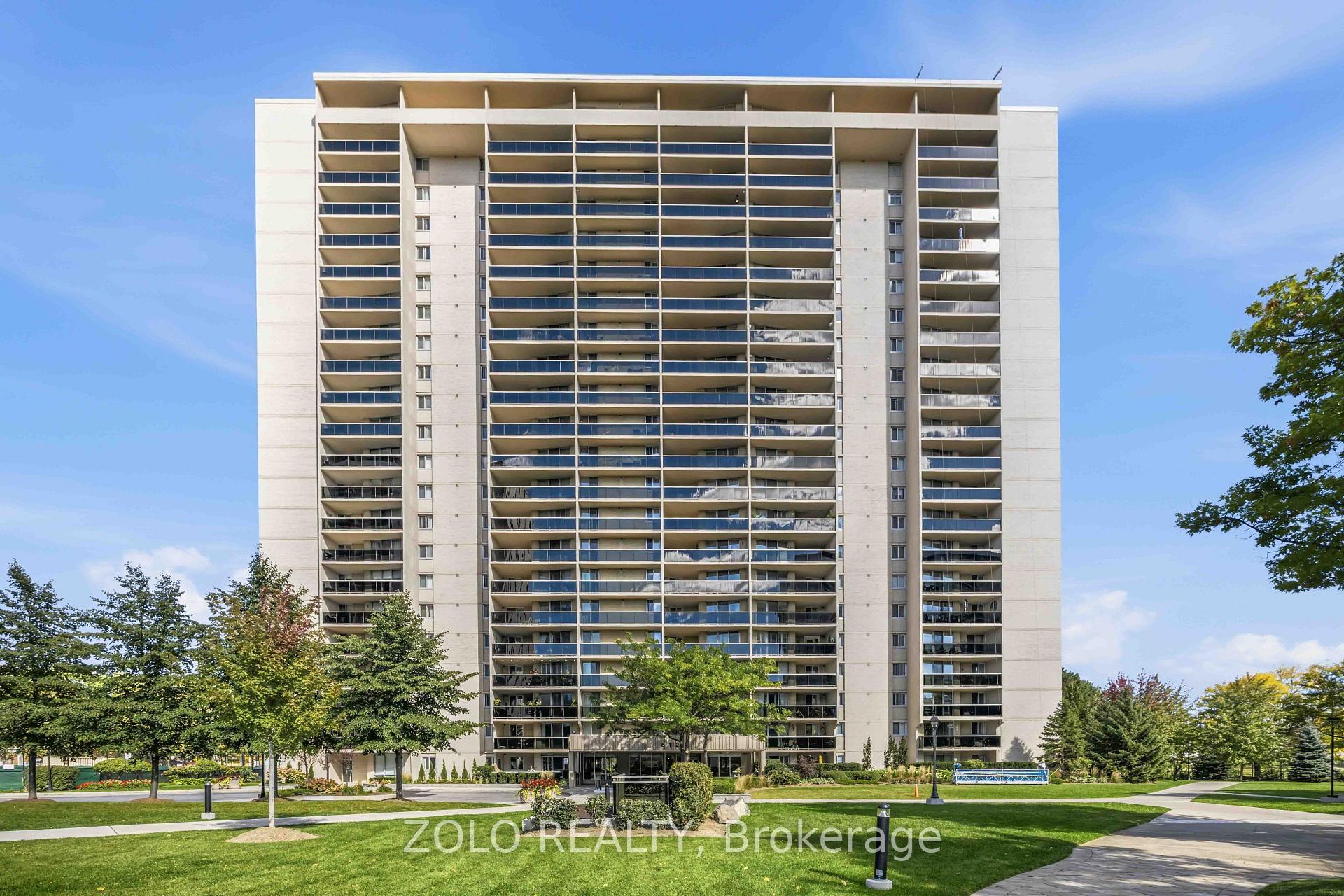 Photo 2 of Unit 2003, 812 Burnhamthorpe Road, Etobicoke, Markland Wood — HOMEH