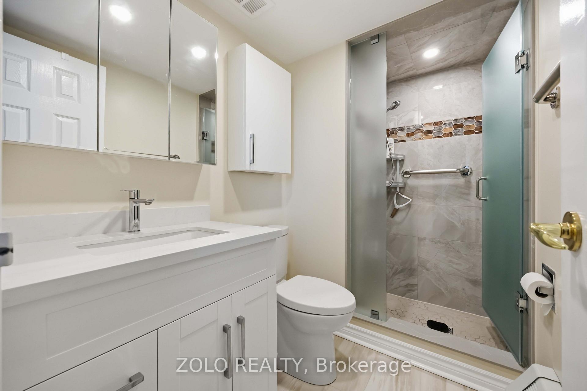 Photo 9 of Unit 2003, 812 Burnhamthorpe Road, Etobicoke, Markland Wood — HOMEH