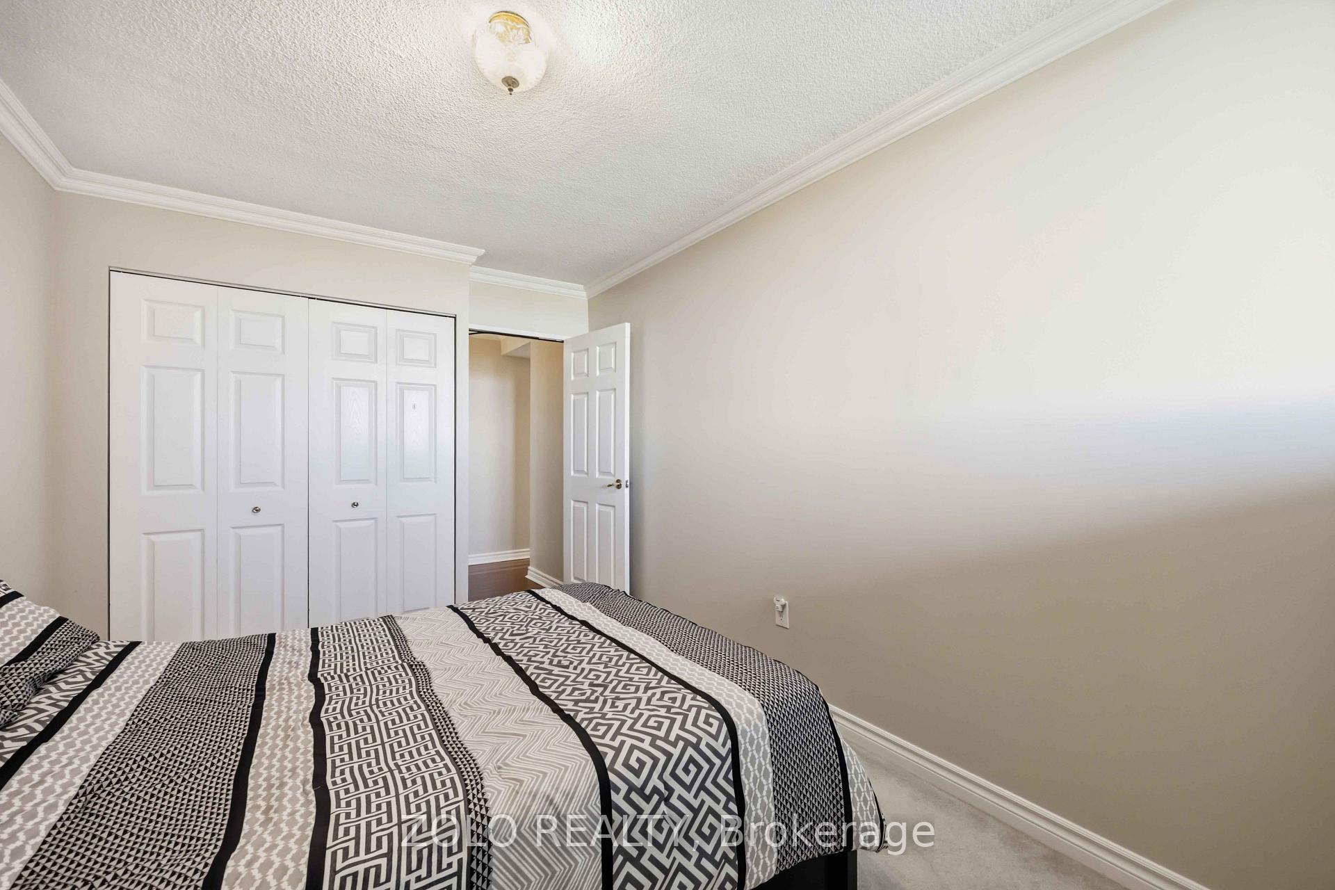Photo 13 of Unit 2003, 812 Burnhamthorpe Road, Etobicoke, Markland Wood — HOMEH