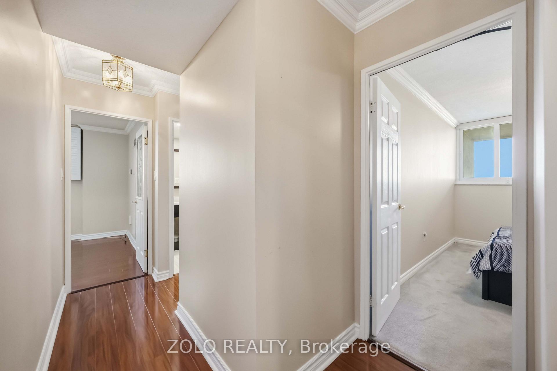 Photo 14 of Unit 2003, 812 Burnhamthorpe Road, Etobicoke, Markland Wood — HOMEH