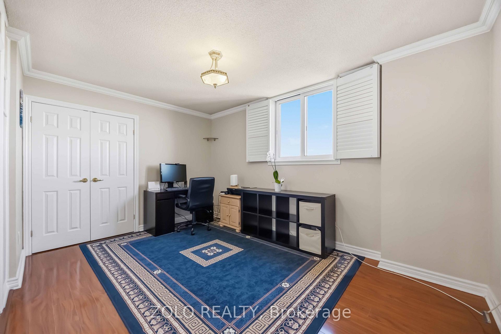 Photo 16 of Unit 2003, 812 Burnhamthorpe Road, Etobicoke, Markland Wood — HOMEH