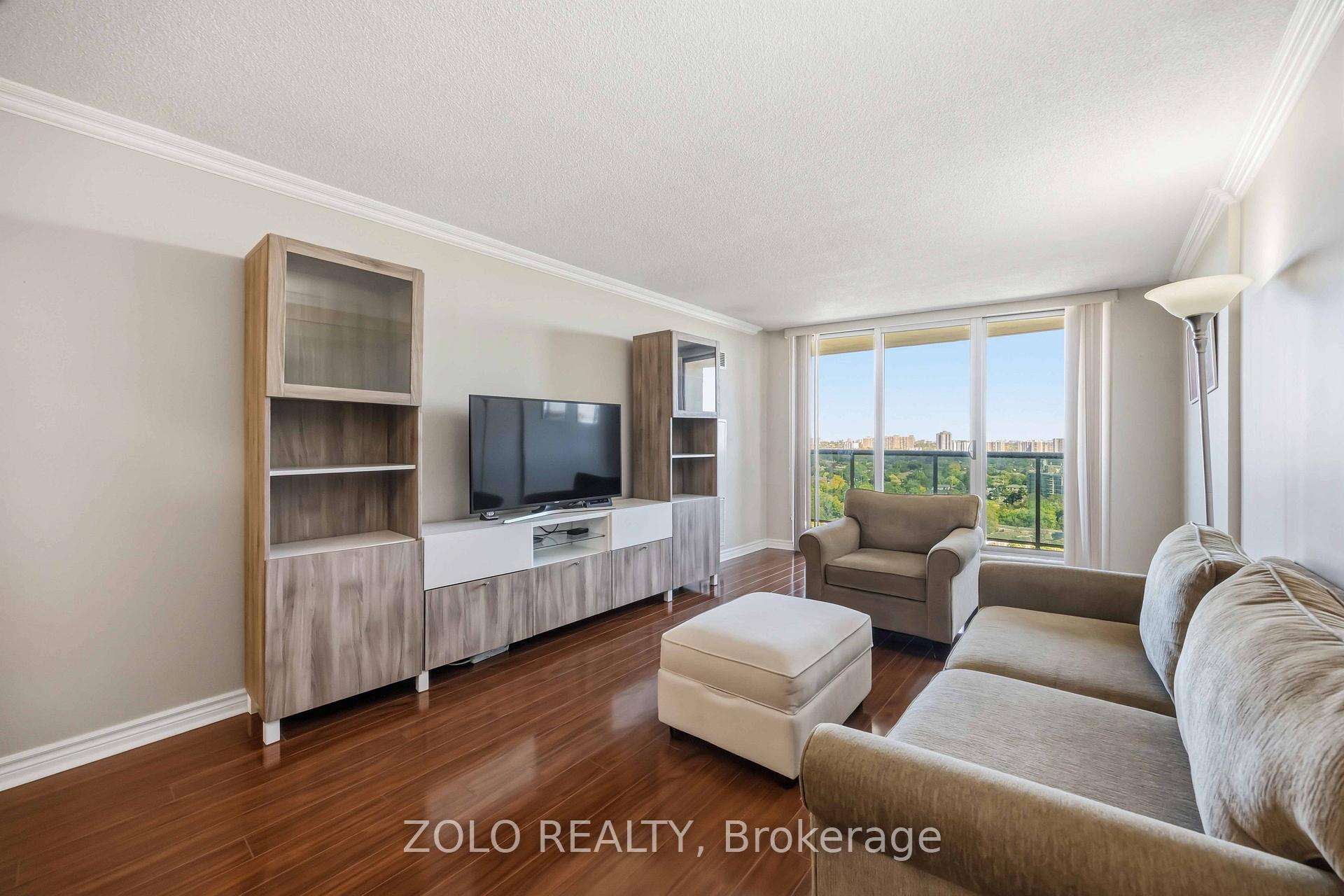 Photo 19 of Unit 2003, 812 Burnhamthorpe Road, Etobicoke, Markland Wood — HOMEH