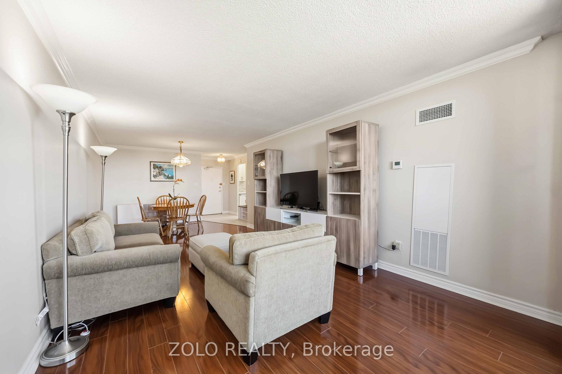 Photo 21 of Unit 2003, 812 Burnhamthorpe Road, Etobicoke, Markland Wood — HOMEH