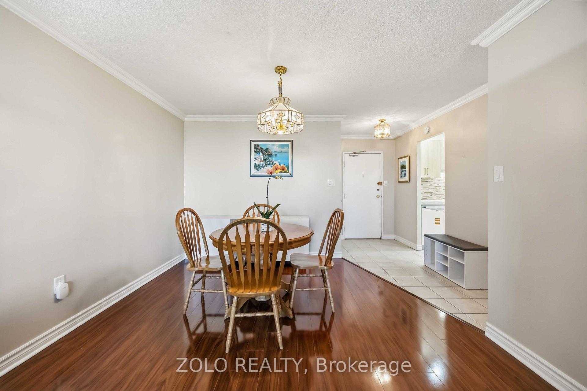 Photo 22 of Unit 2003, 812 Burnhamthorpe Road, Etobicoke, Markland Wood — HOMEH