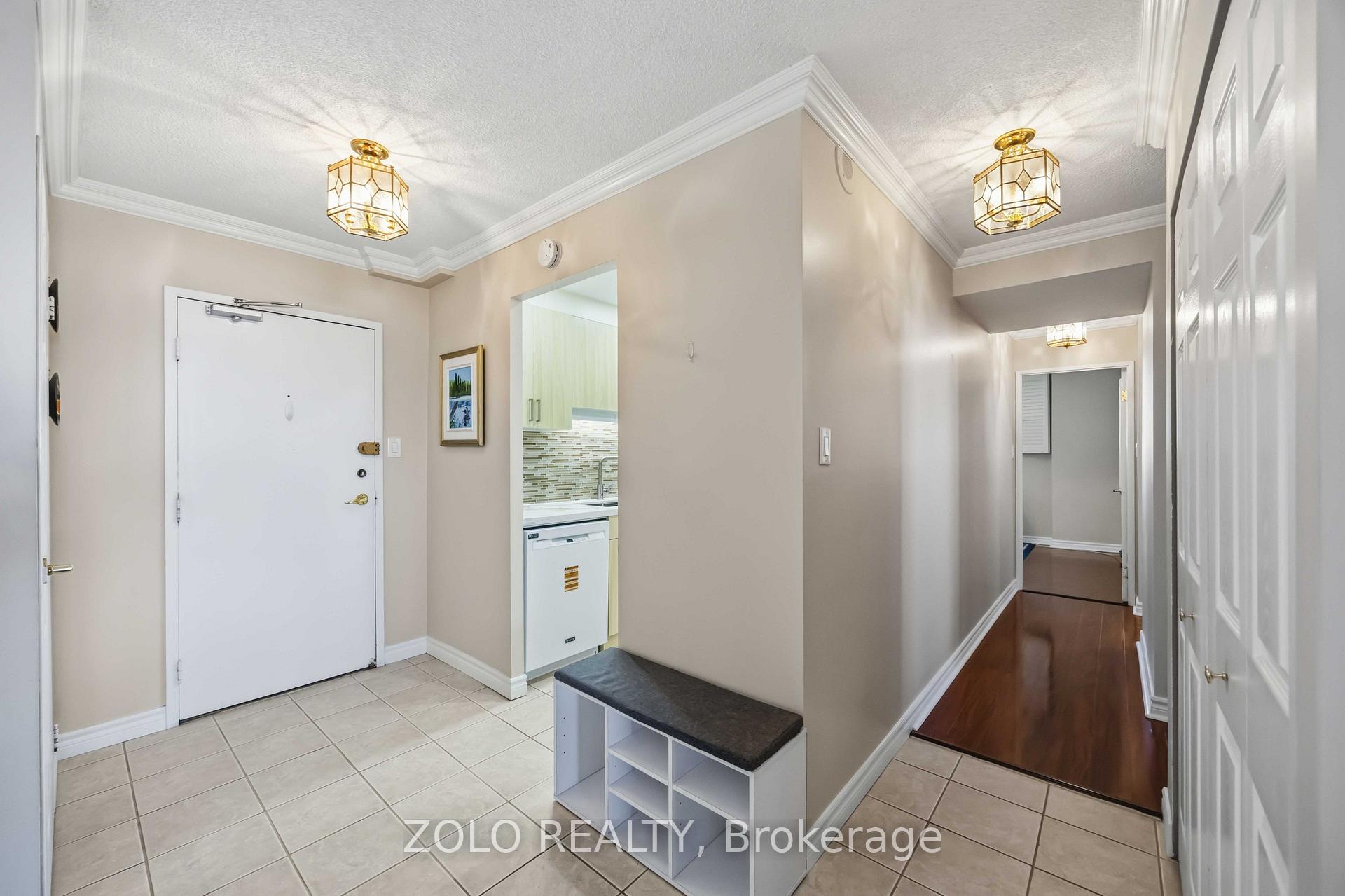 Photo 25 of Unit 2003, 812 Burnhamthorpe Road, Etobicoke, Markland Wood — HOMEH