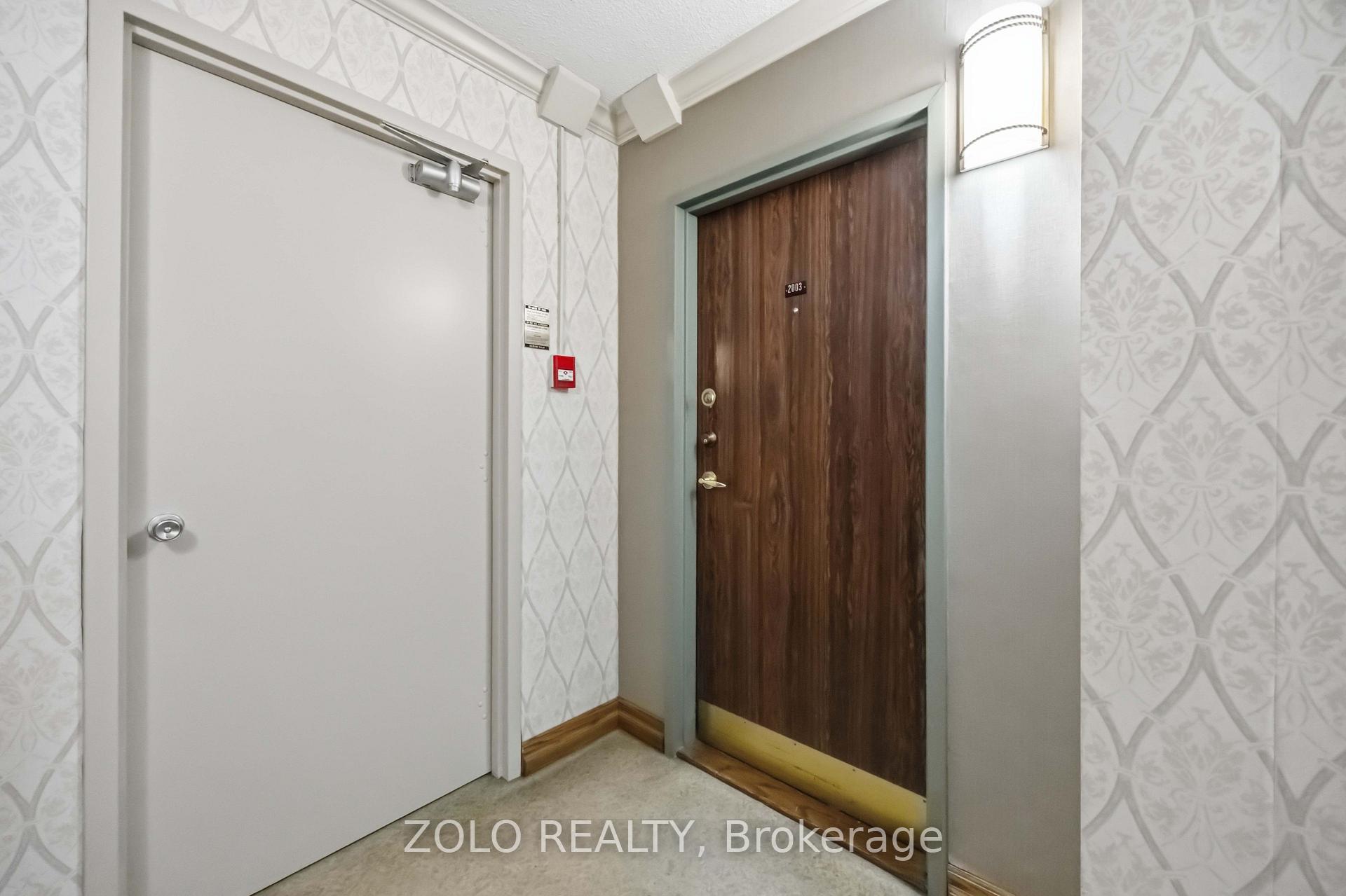 Photo 27 of Unit 2003, 812 Burnhamthorpe Road, Etobicoke, Markland Wood — HOMEH