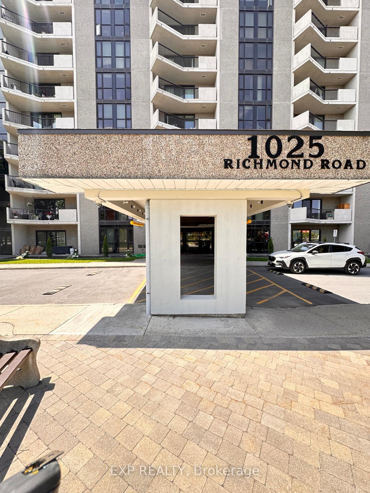 Photo 4 of Unit 907, 1025 Richmond Road, Ottawa, Woodroffe — HOMEH