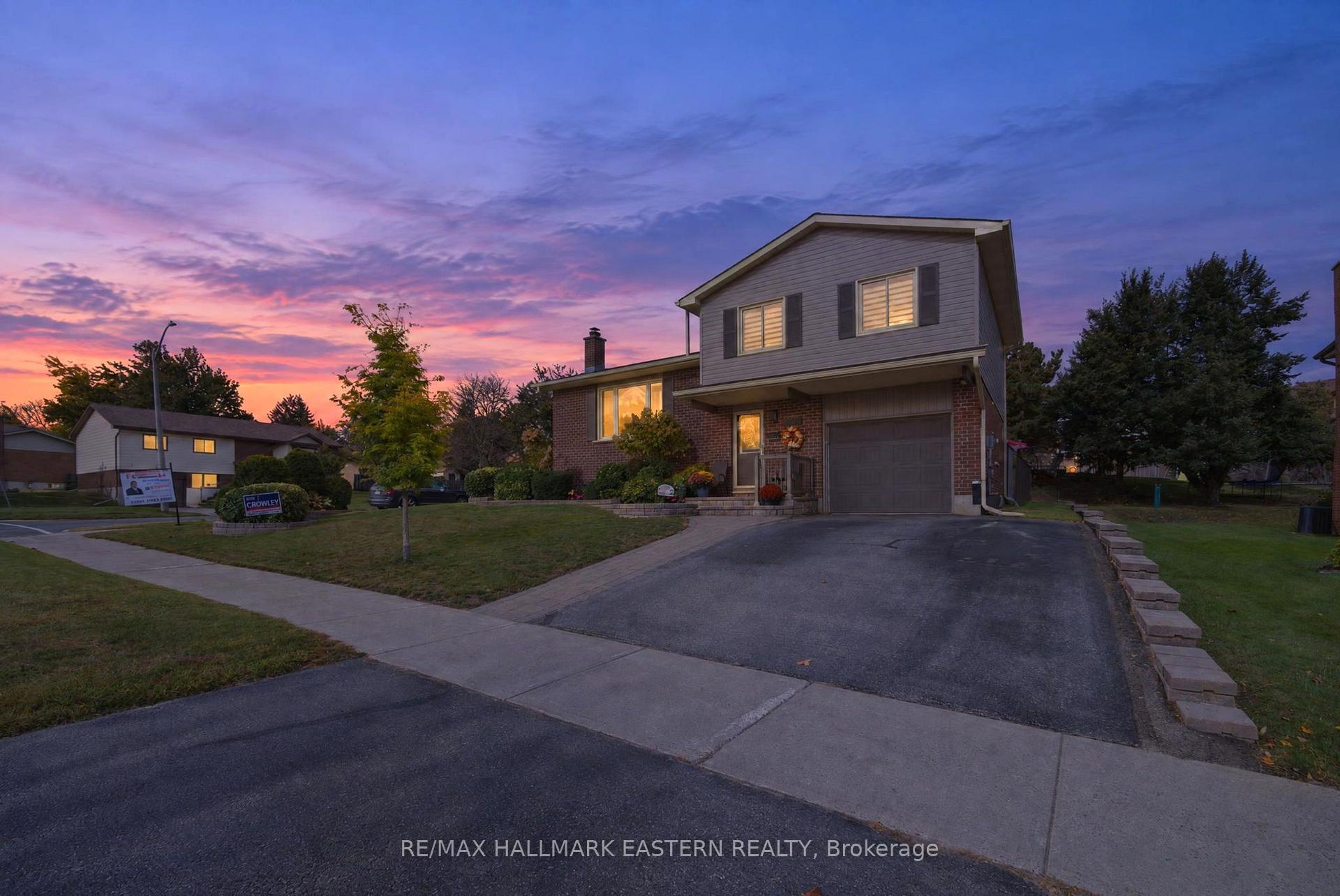Photo of 2296 Kawartha Heights Boulevard