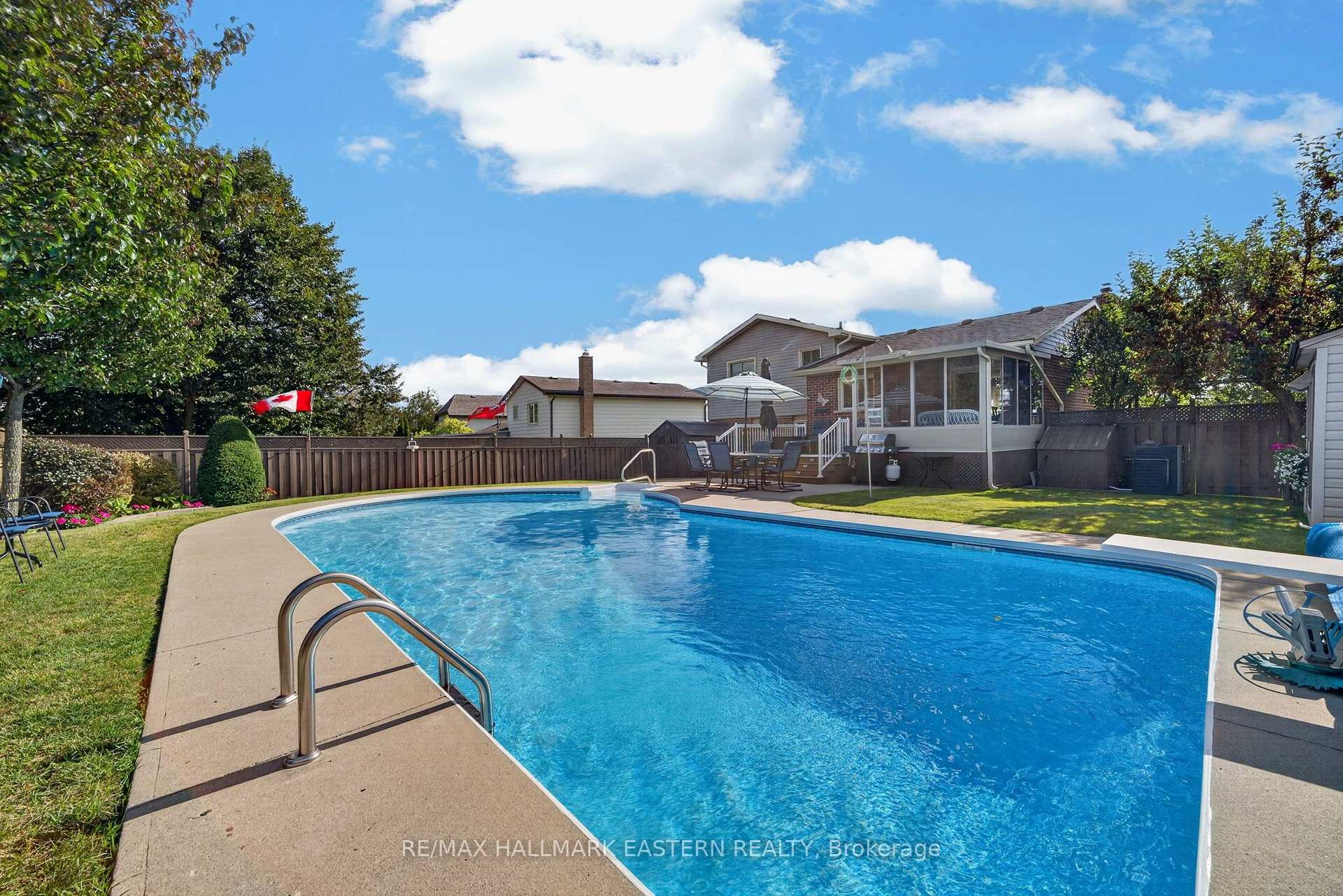 Photo 2 of 2296 Kawartha Heights Boulevard, Peterborough, Monaghan Ward 2 — HOMEH