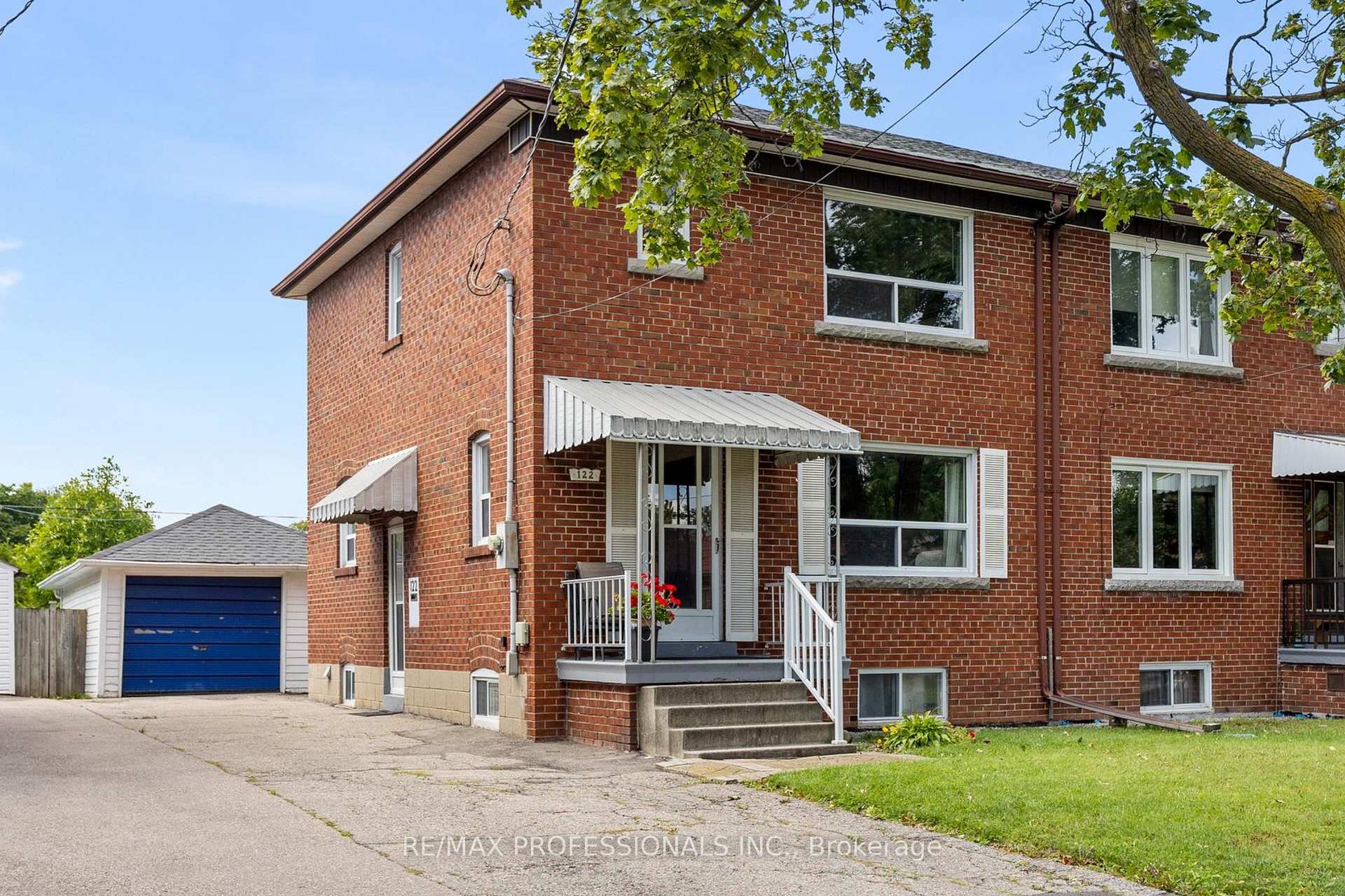 Photo 1 of 122 Treeview Drive, Etobicoke, Alderwood — HOMEH