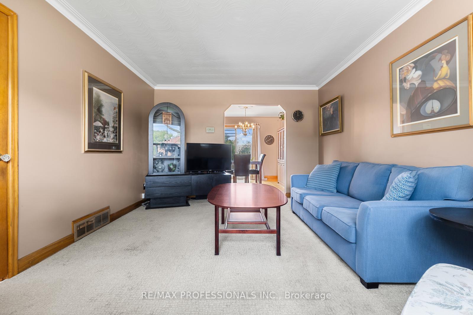 Photo 12 of 122 Treeview Drive, Etobicoke, Alderwood — HOMEH