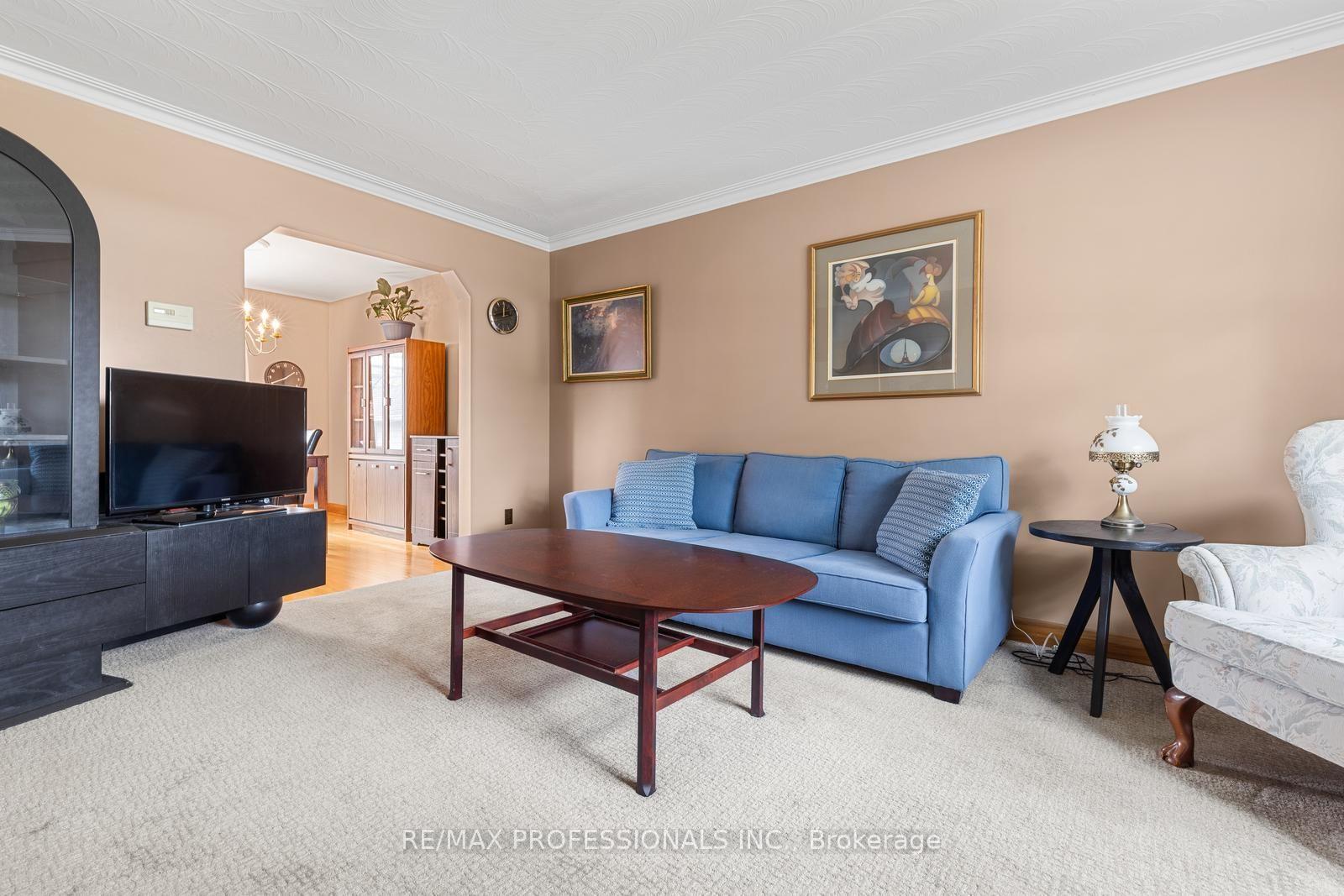 Photo 13 of 122 Treeview Drive, Etobicoke, Alderwood — HOMEH