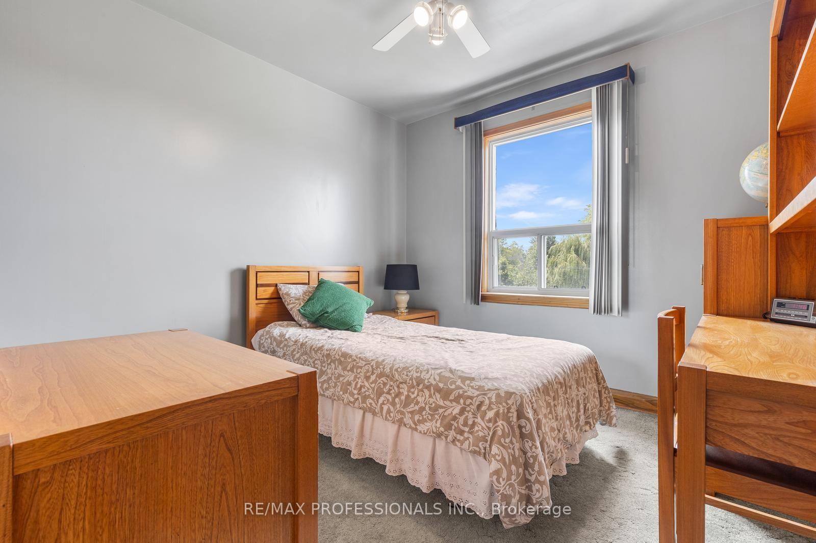 Photo 20 of 122 Treeview Drive, Etobicoke, Alderwood — HOMEH