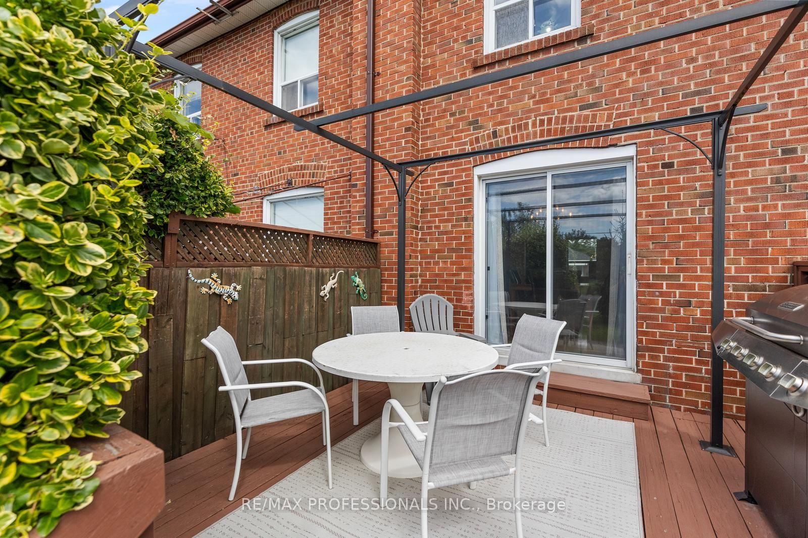 Photo 25 of 122 Treeview Drive, Etobicoke, Alderwood — HOMEH