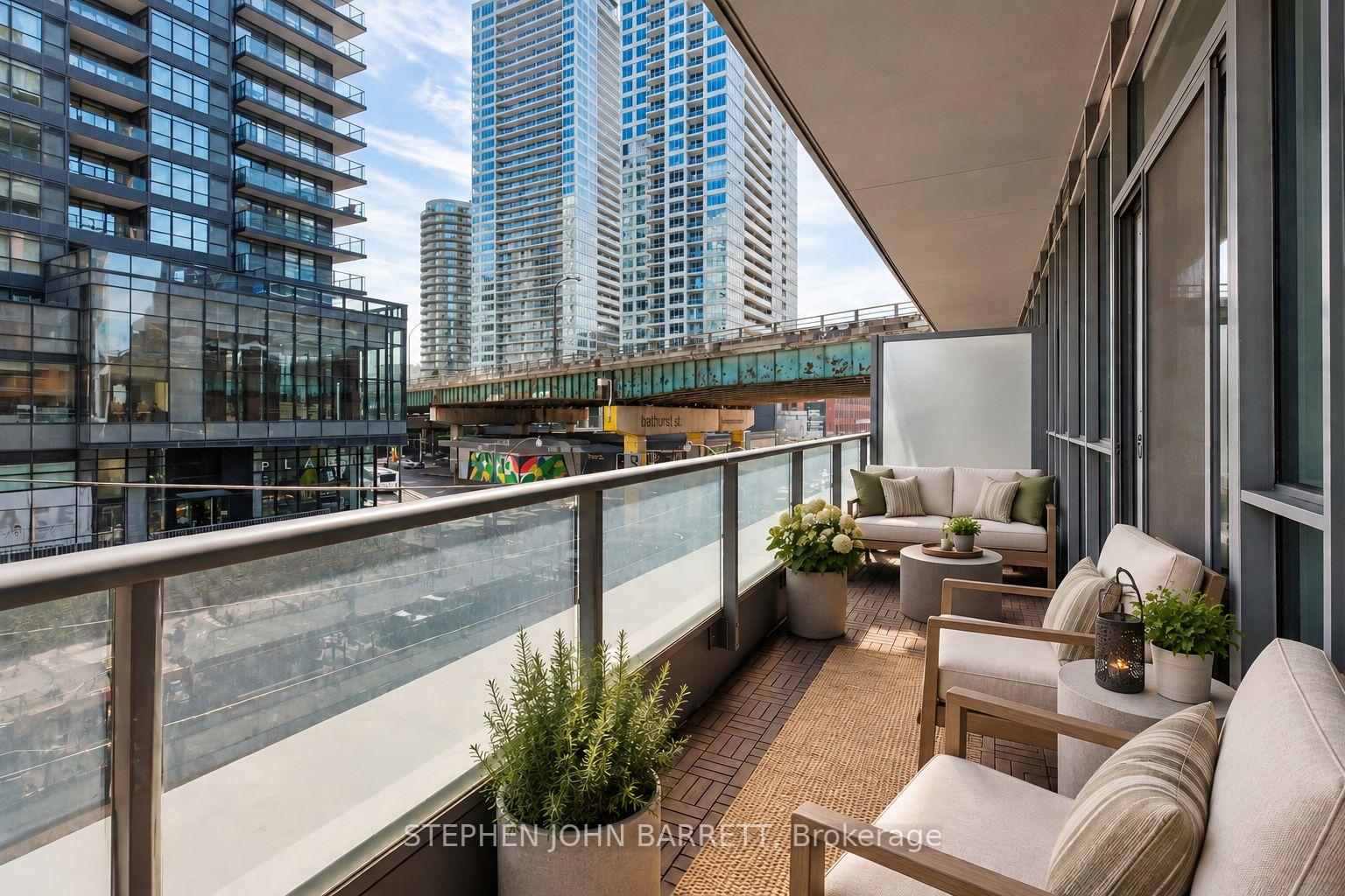 Photo 4 of Unit 206, 169 Fort York Boulevard, Toronto, Niagara — HOMEH