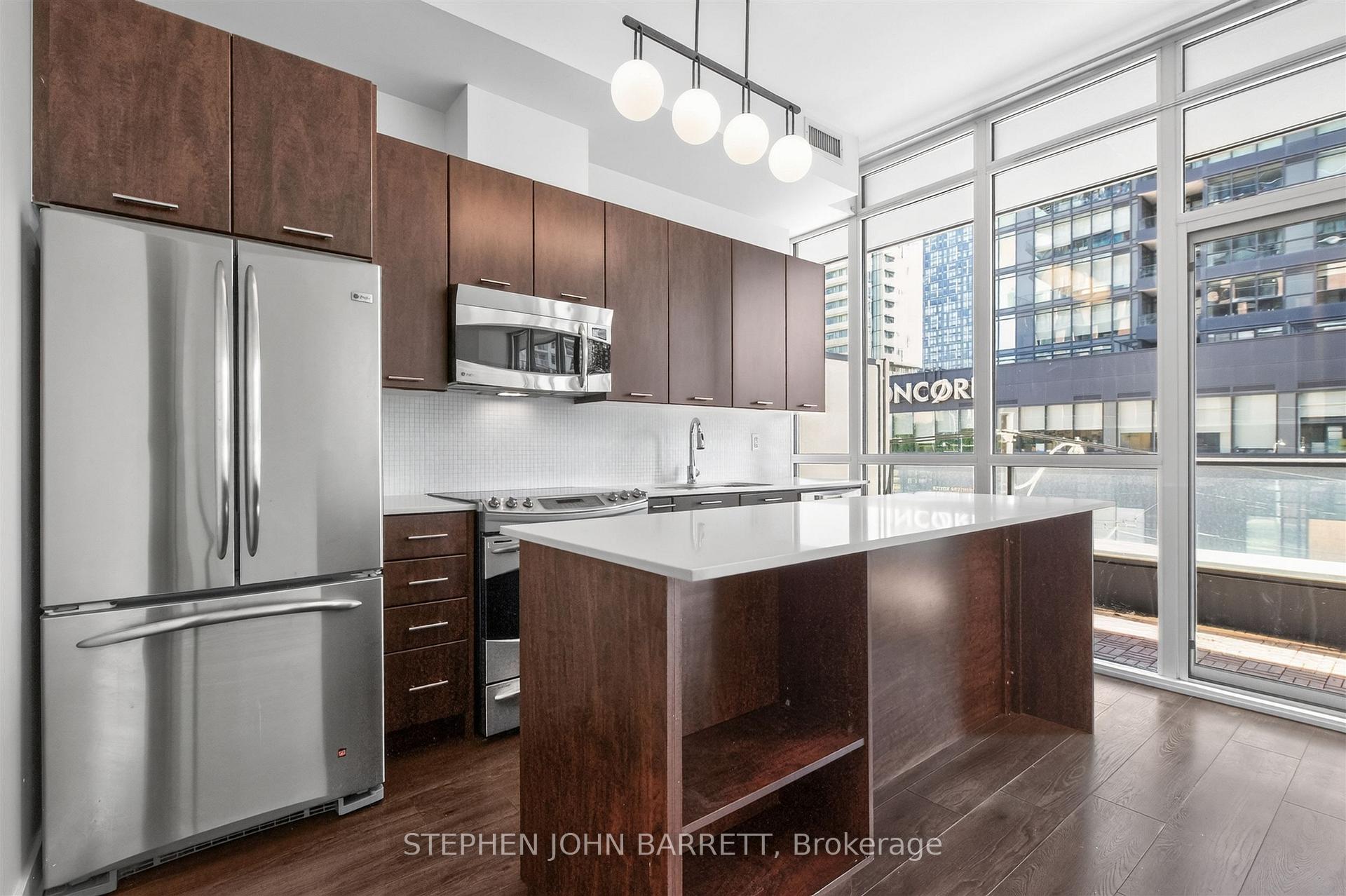 Photo 8 of Unit 206, 169 Fort York Boulevard, Toronto, Niagara — HOMEH
