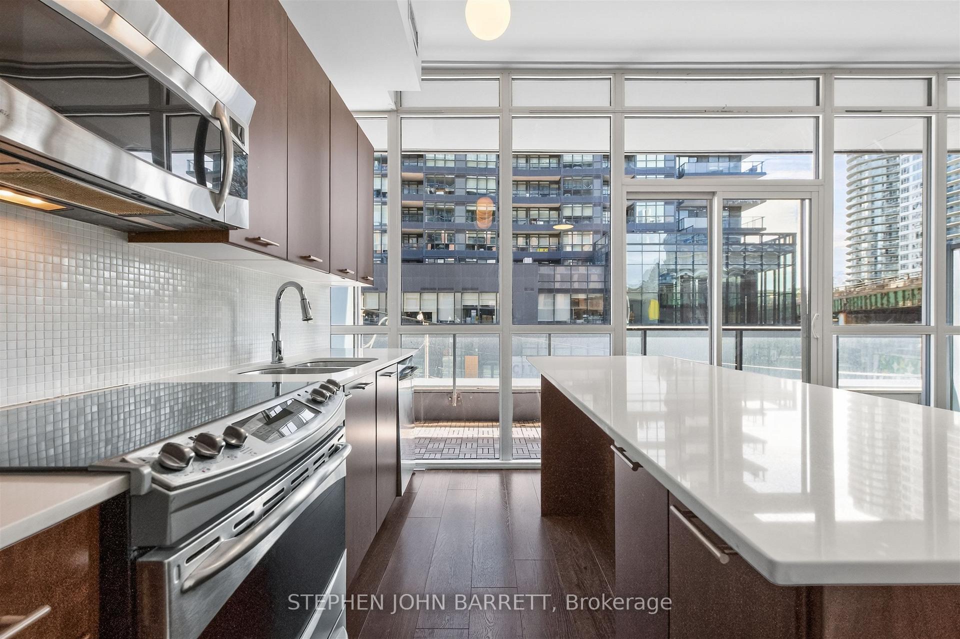Photo 10 of Unit 206, 169 Fort York Boulevard, Toronto, Niagara — HOMEH