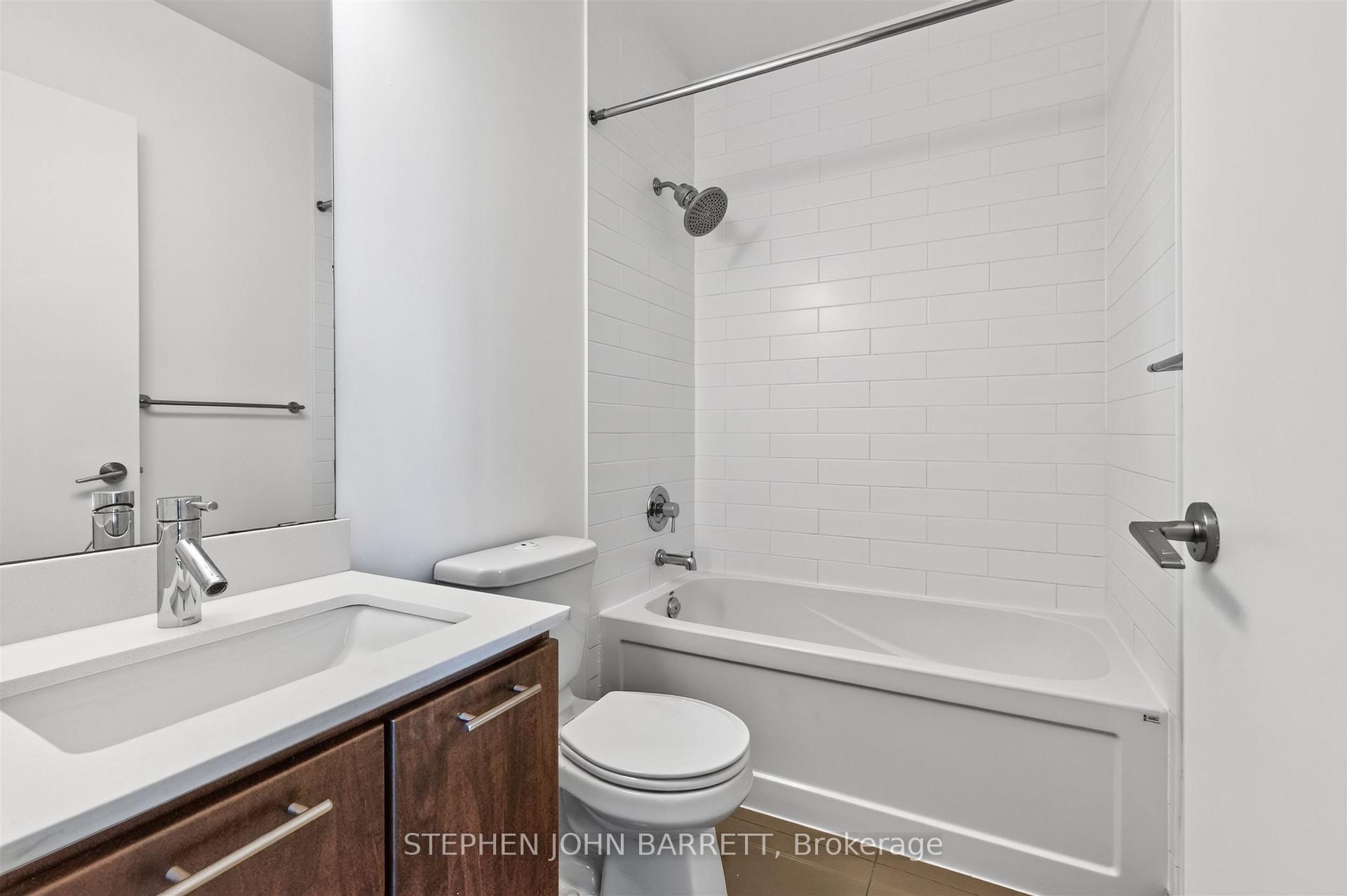 Photo 17 of Unit 206, 169 Fort York Boulevard, Toronto, Niagara — HOMEH
