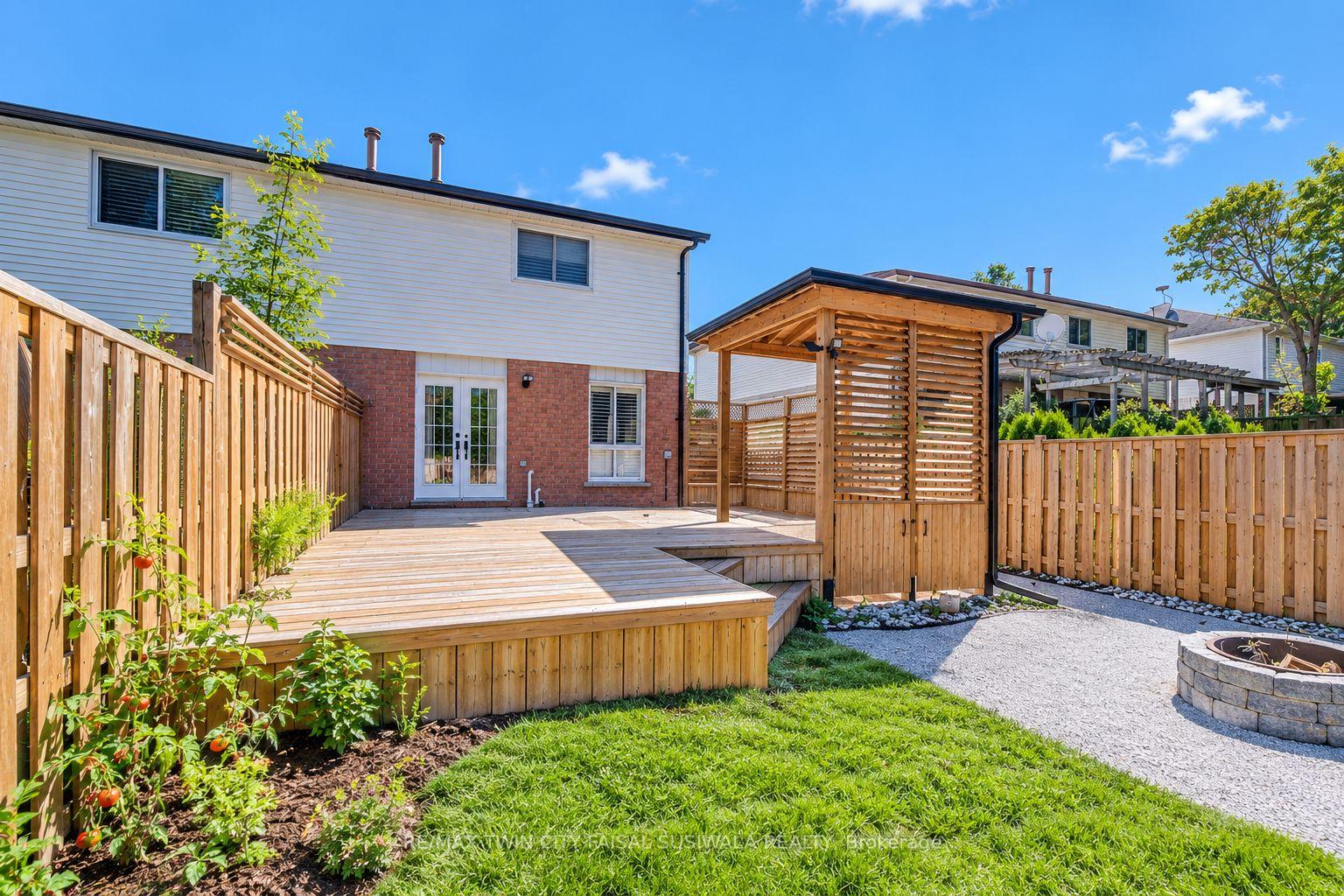 Photo 4 of 56 Poplar Drive, Cambridge, Silver Heights — HOMEH