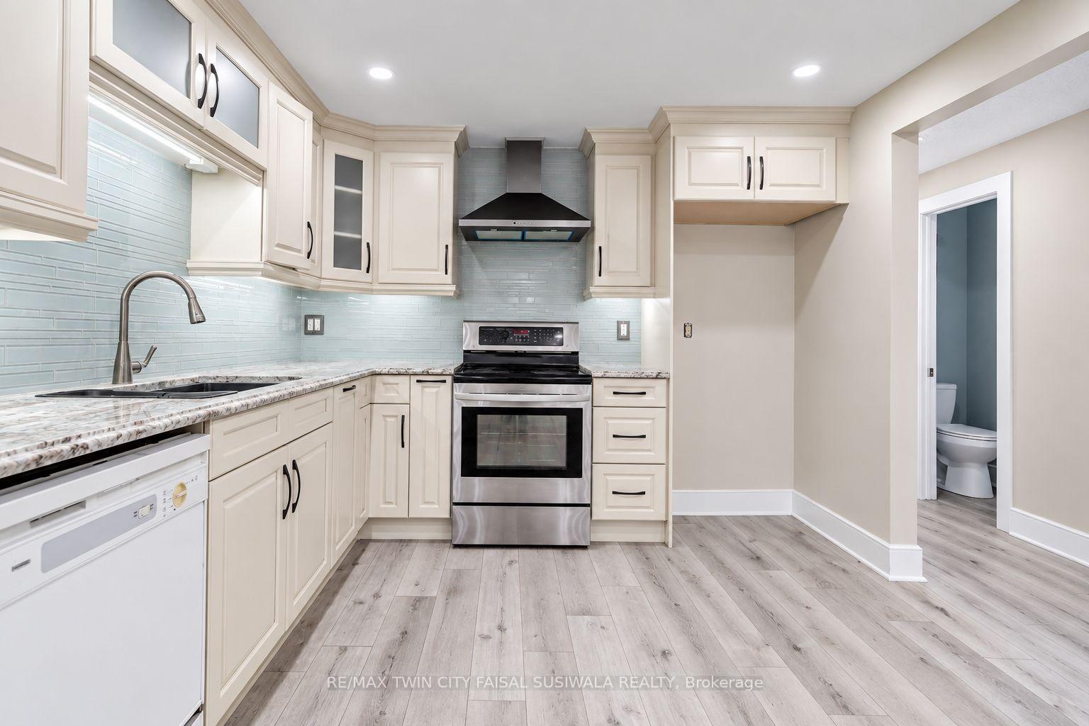 Photo 14 of 56 Poplar Drive, Cambridge, Silver Heights — HOMEH
