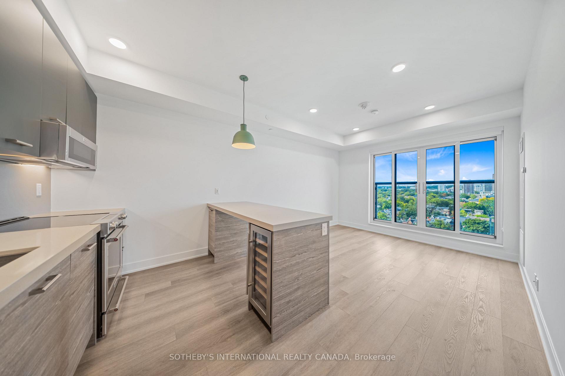 Photo 3 of Unit 404, 484 Spadina Avenue, Toronto, University — HOMEH