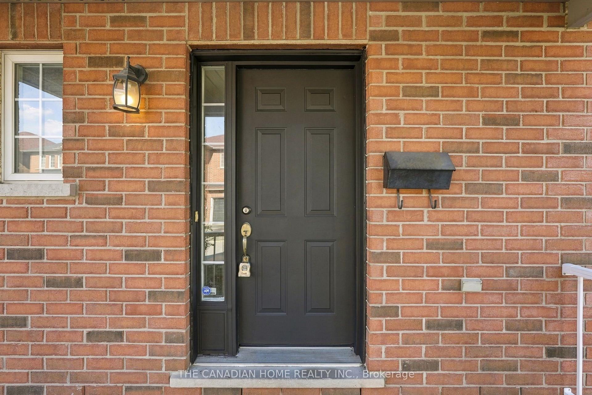 Photo 3 of Unit 14, 78 Peachwood Crescent, Hamilton, Stoney Creek — HOMEH