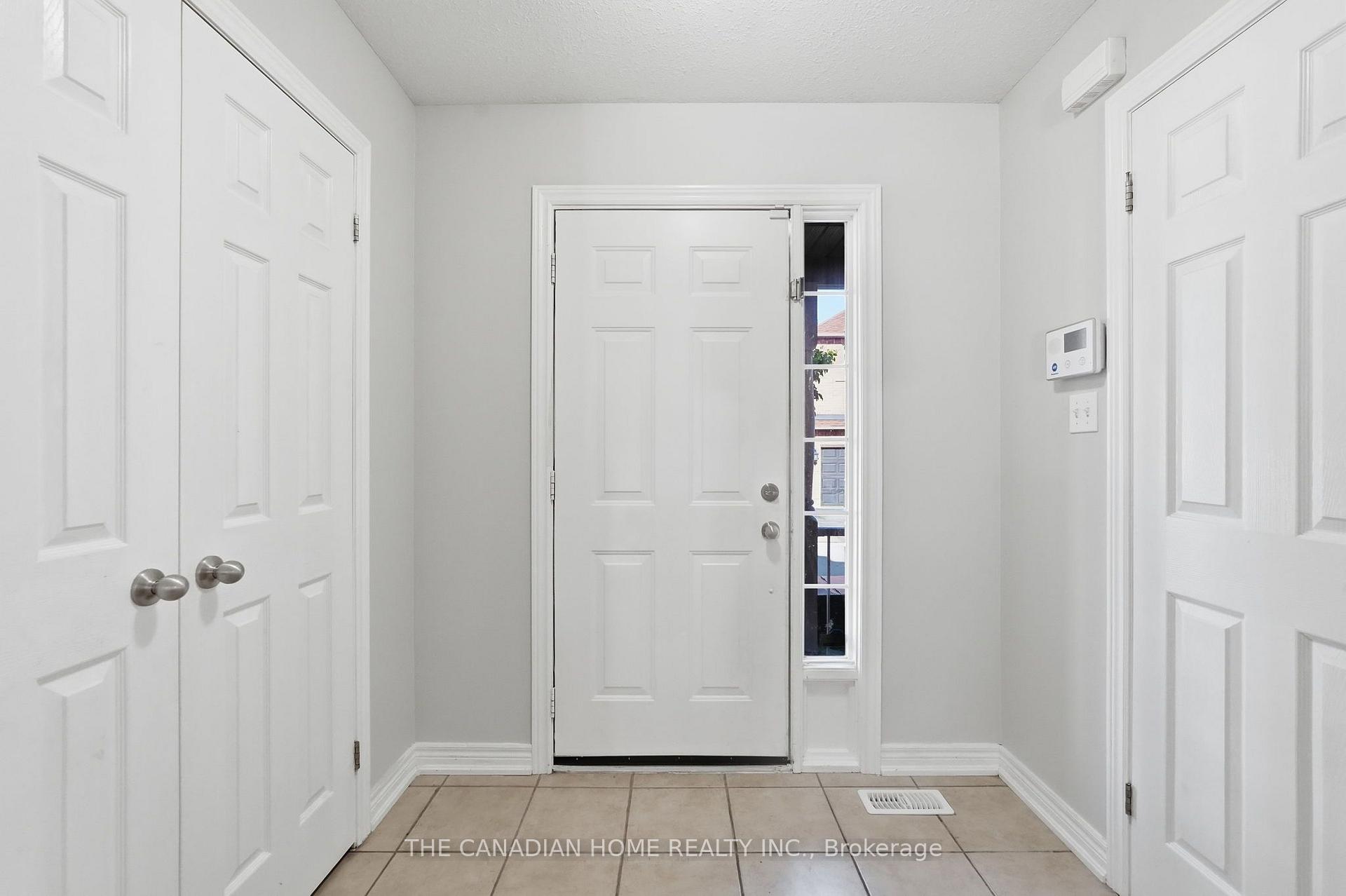 Photo 4 of Unit 14, 78 Peachwood Crescent, Hamilton, Stoney Creek — HOMEH