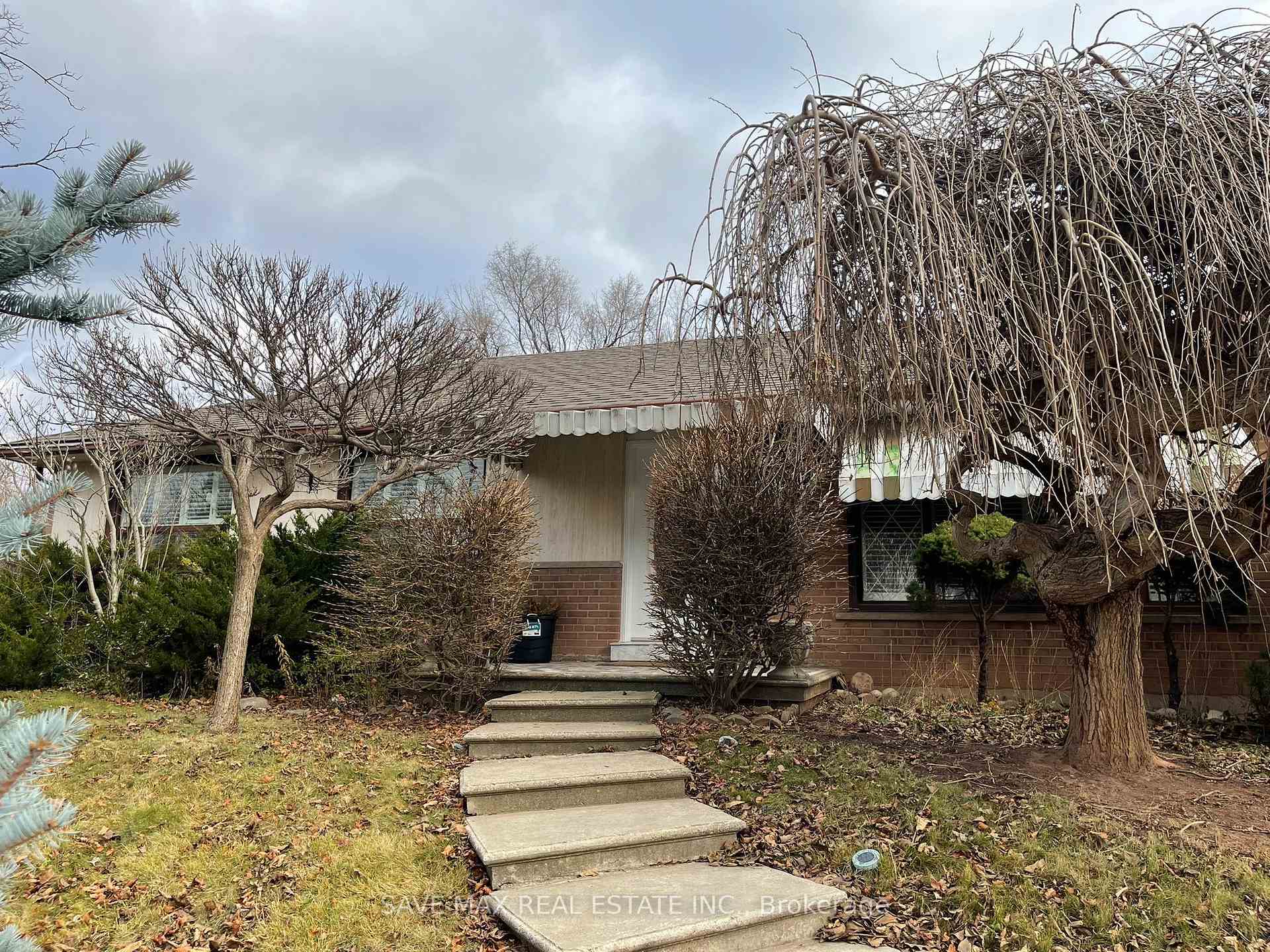 Photo of 561 Weir Avenue
