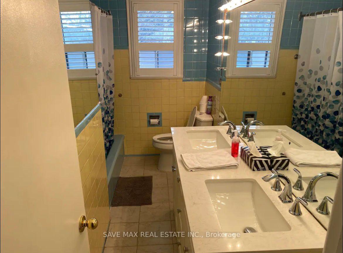 Photo 8 of 561 Weir Avenue, Oakville, Bronte — HOMEH