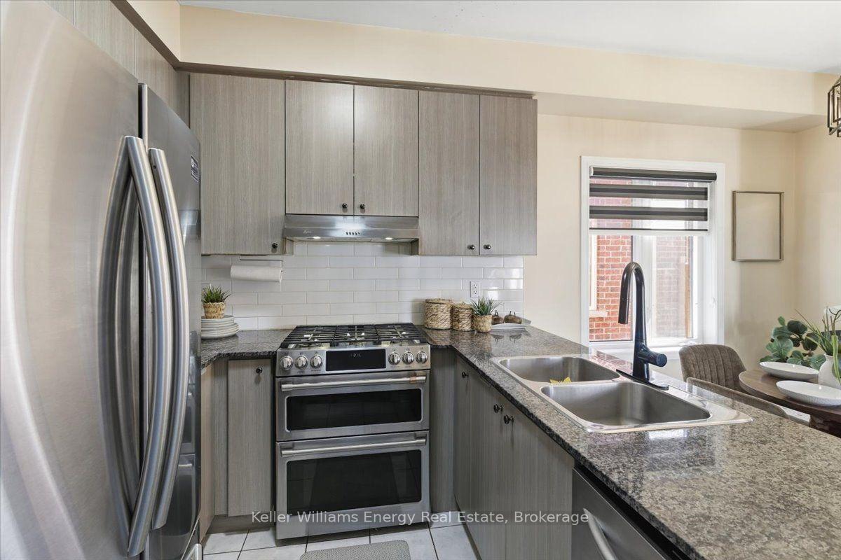Photo 13 of 2464 Earl Grey Avenue, Pickering, Duffin Heights — HOMEH