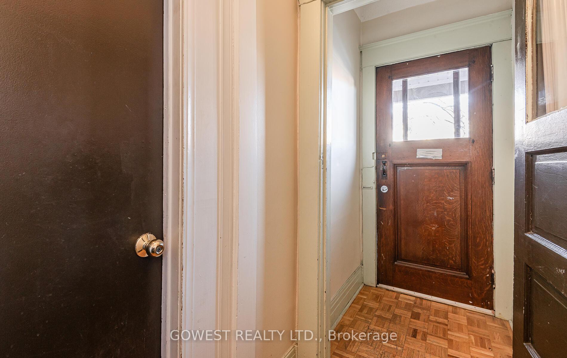 Photo 3 of 11 Kenneth Avenue, Toronto, High Park North — HOMEH