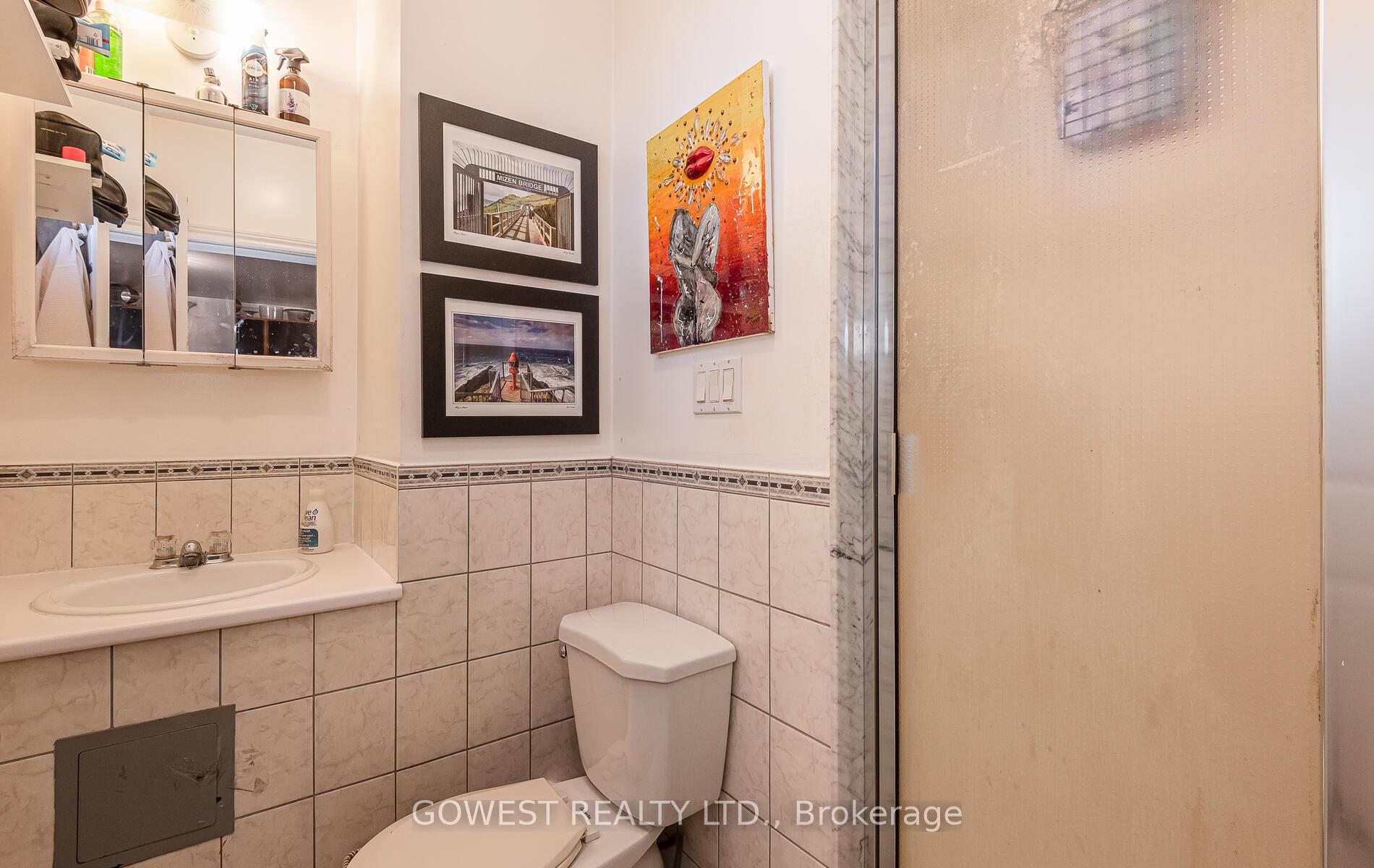 Photo 12 of 11 Kenneth Avenue, Toronto, High Park North — HOMEH