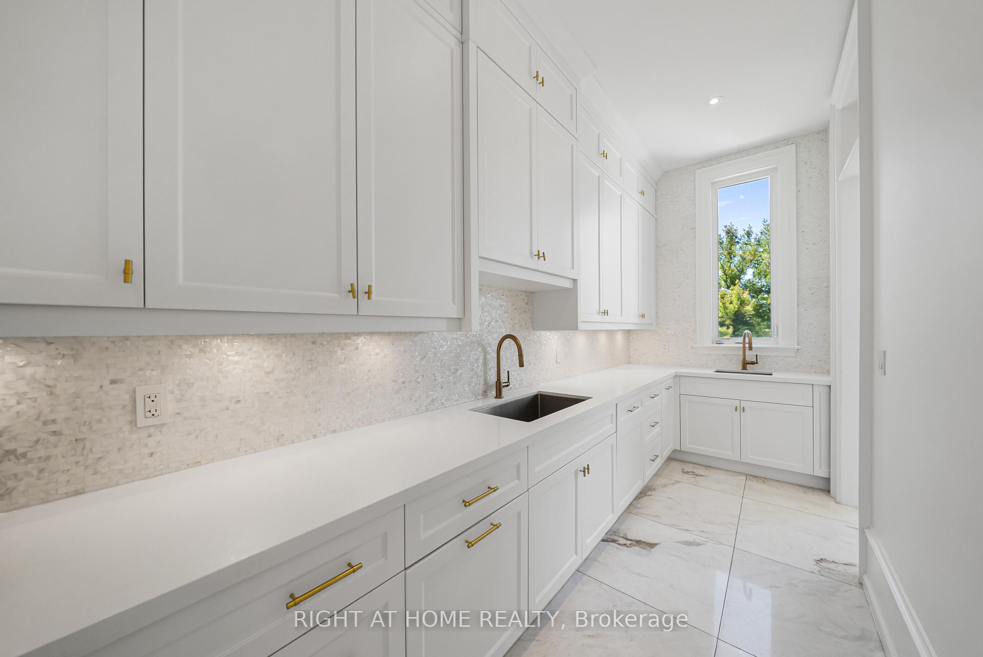 Photo 18 of 16 Sirona's Lane, Aurora, Bayview Southeast — HOMEH