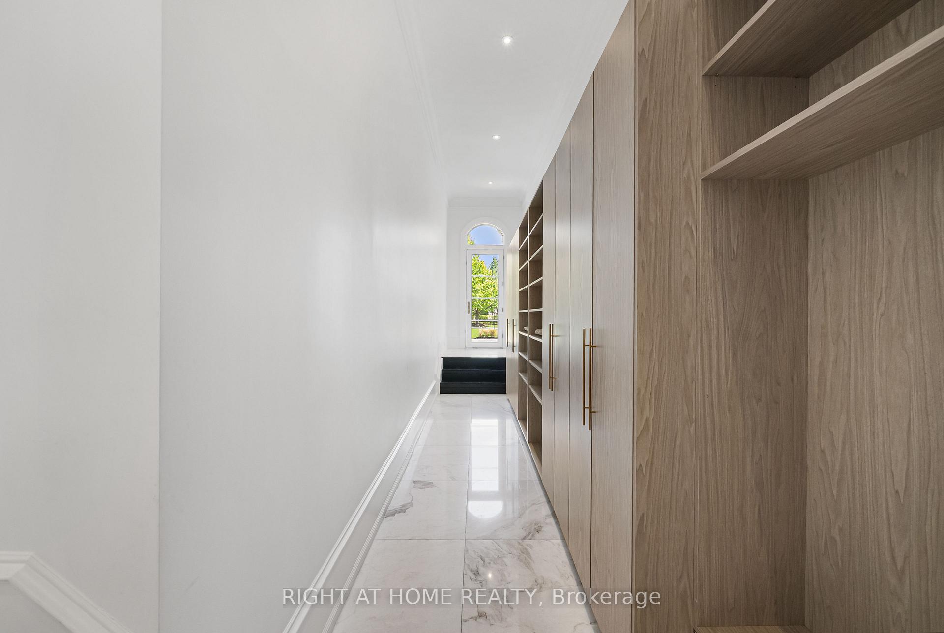 Photo 27 of 16 Sirona's Lane, Aurora, Bayview Southeast — HOMEH