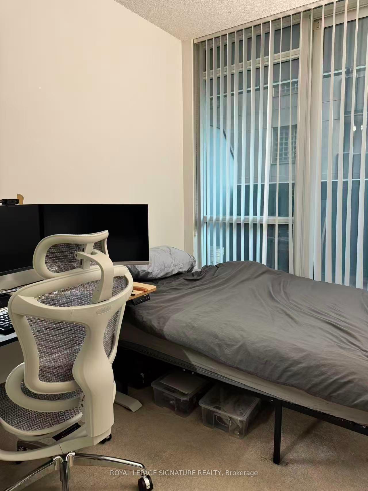 Photo 5 of Unit 410, 770 Bay Street, Toronto, Bay Street Corridor — HOMEH