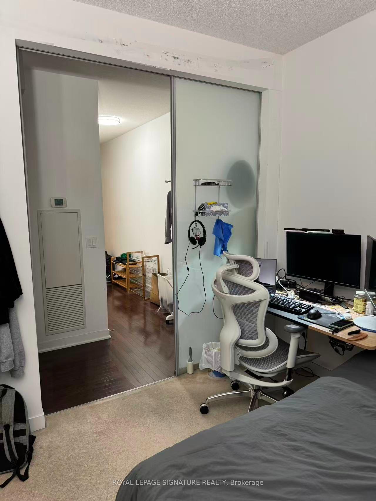 Photo 6 of Unit 410, 770 Bay Street, Toronto, Bay Street Corridor — HOMEH