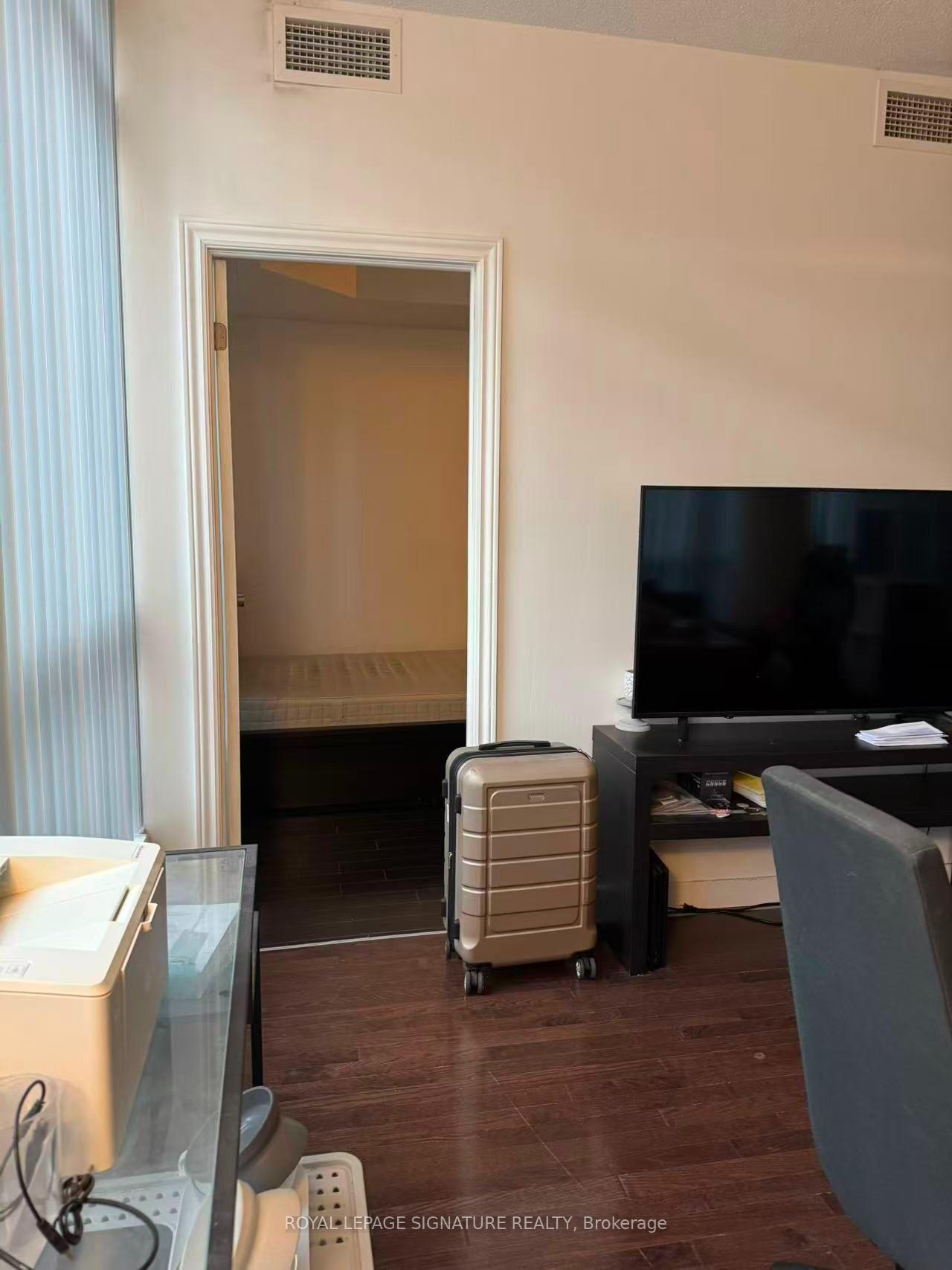 Photo 12 of Unit 410, 770 Bay Street, Toronto, Bay Street Corridor — HOMEH